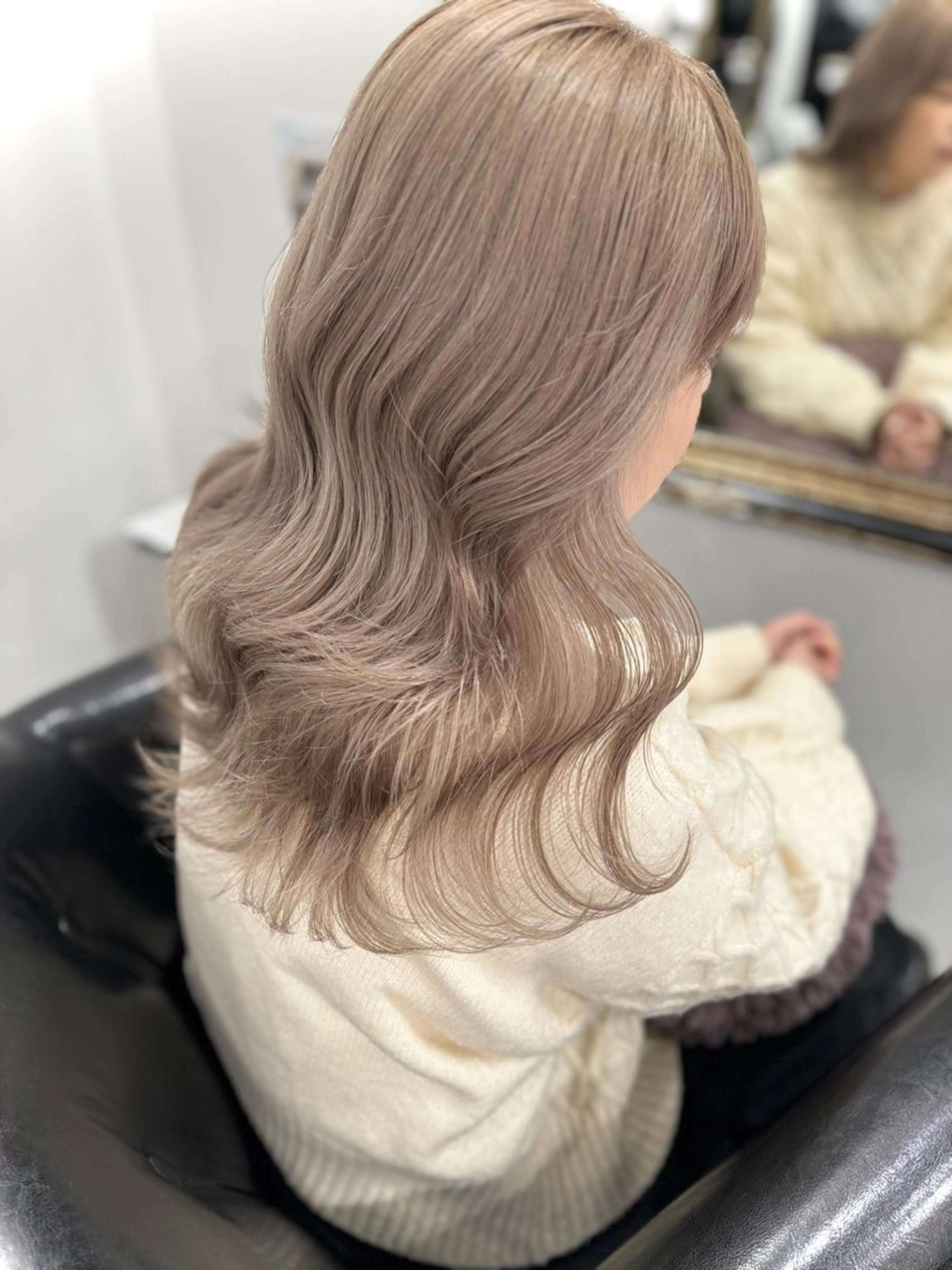 全頭ブリーチオンカラー🌈＋うる艶トリートメント✨️の写真