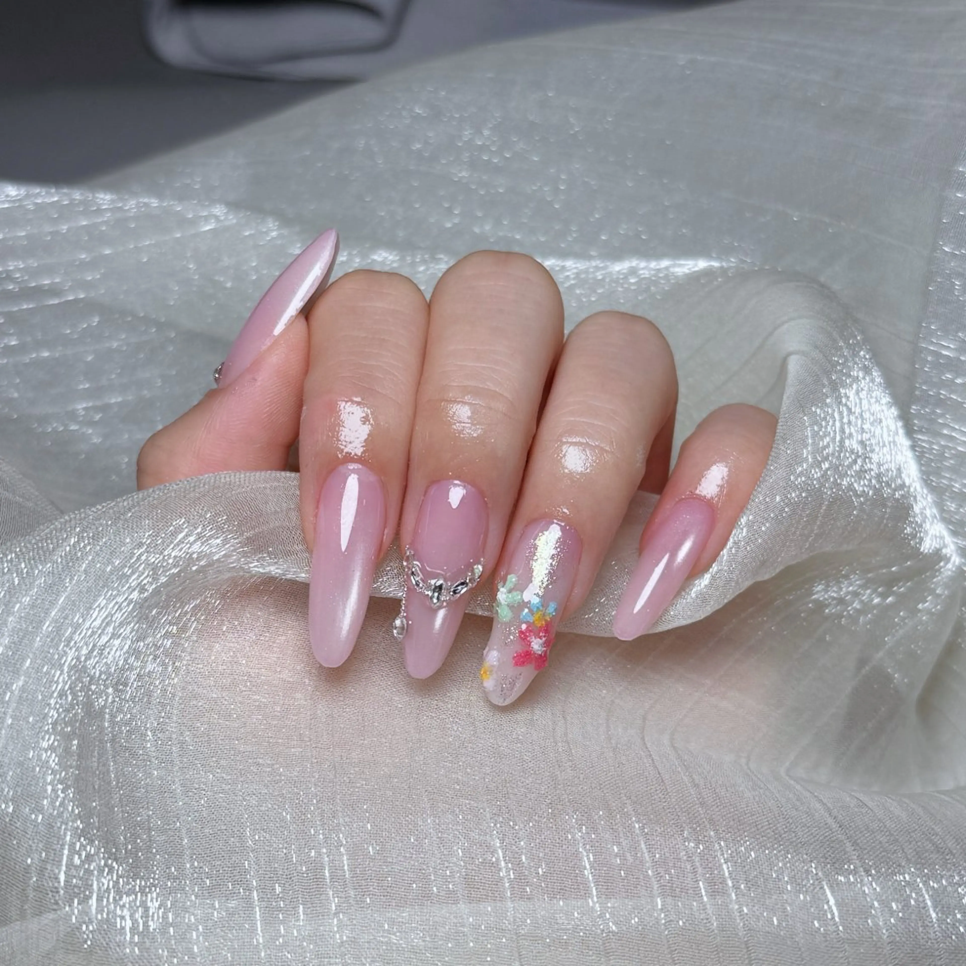 ネイル ハンドネイル ハンドケア Diamond 🧚🏻‍♀️のネイルデザイン