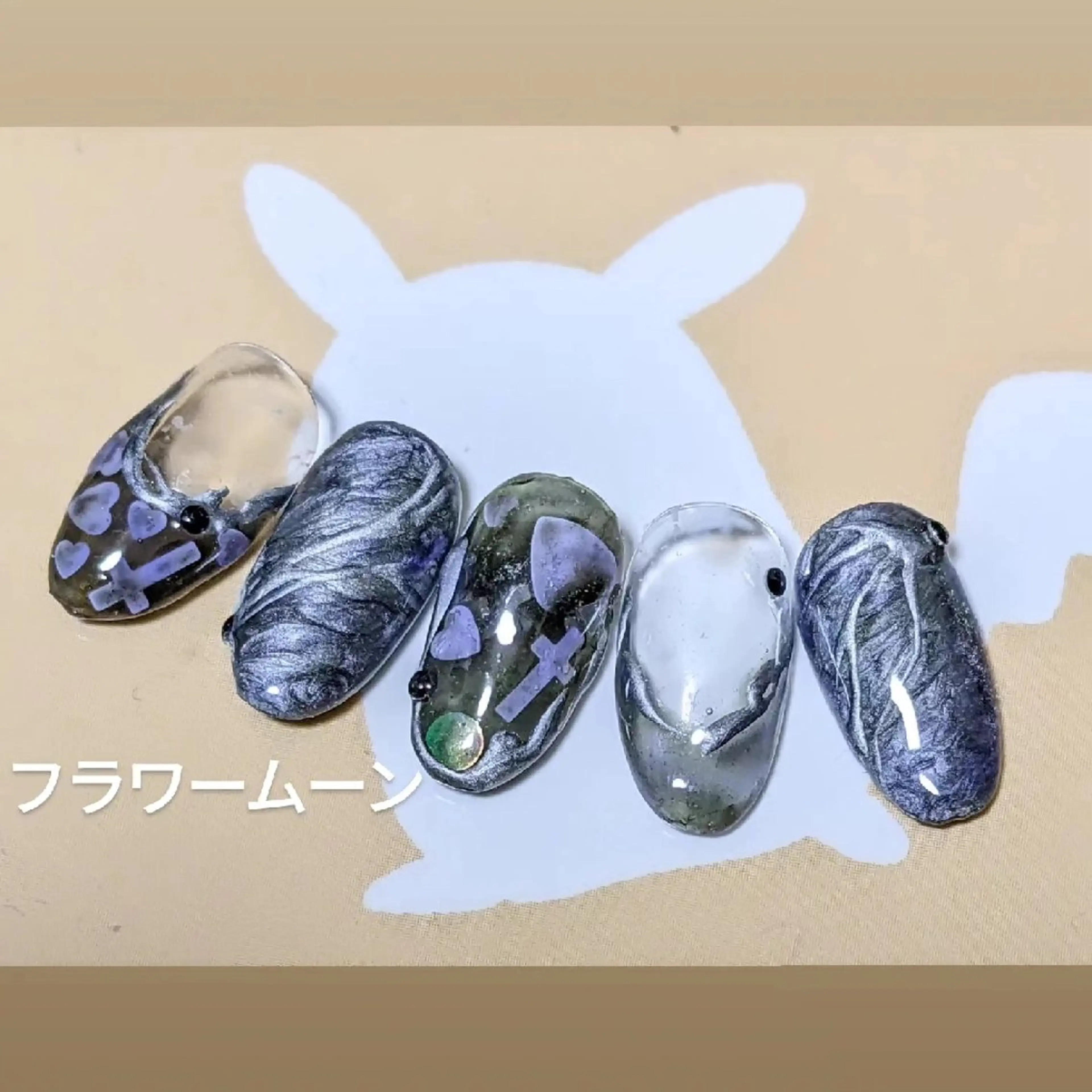 ネイル フレンチネイル ジェルネイル ホログラムネイル フラワー ムーンのネイルデザイン
