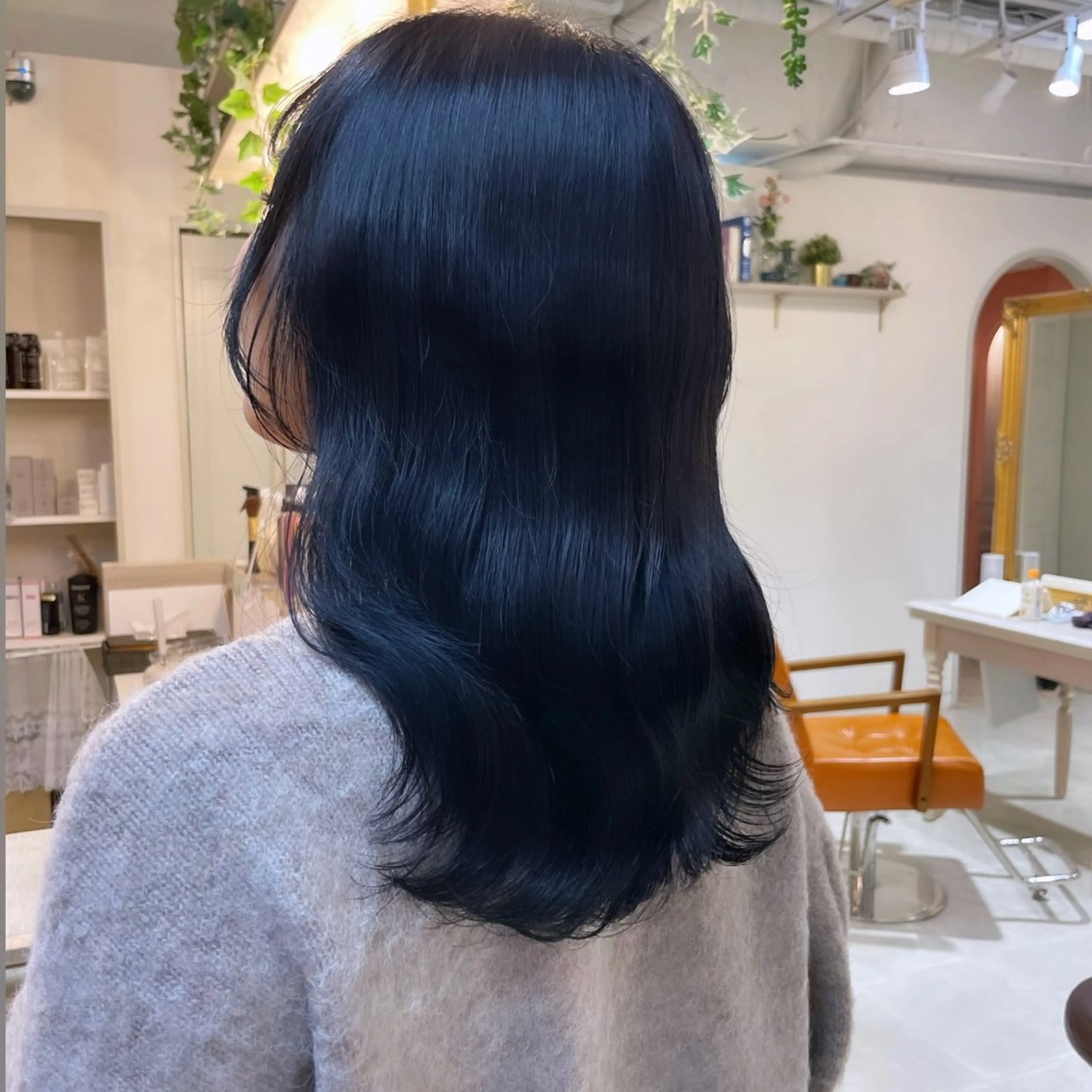 セミロング カラー ヘアアレンジ 黒髪 ブルーカラー ブルーブラック 透明感カラー 艶髪/髪質改善/ 松村きさらのヘアスタイル