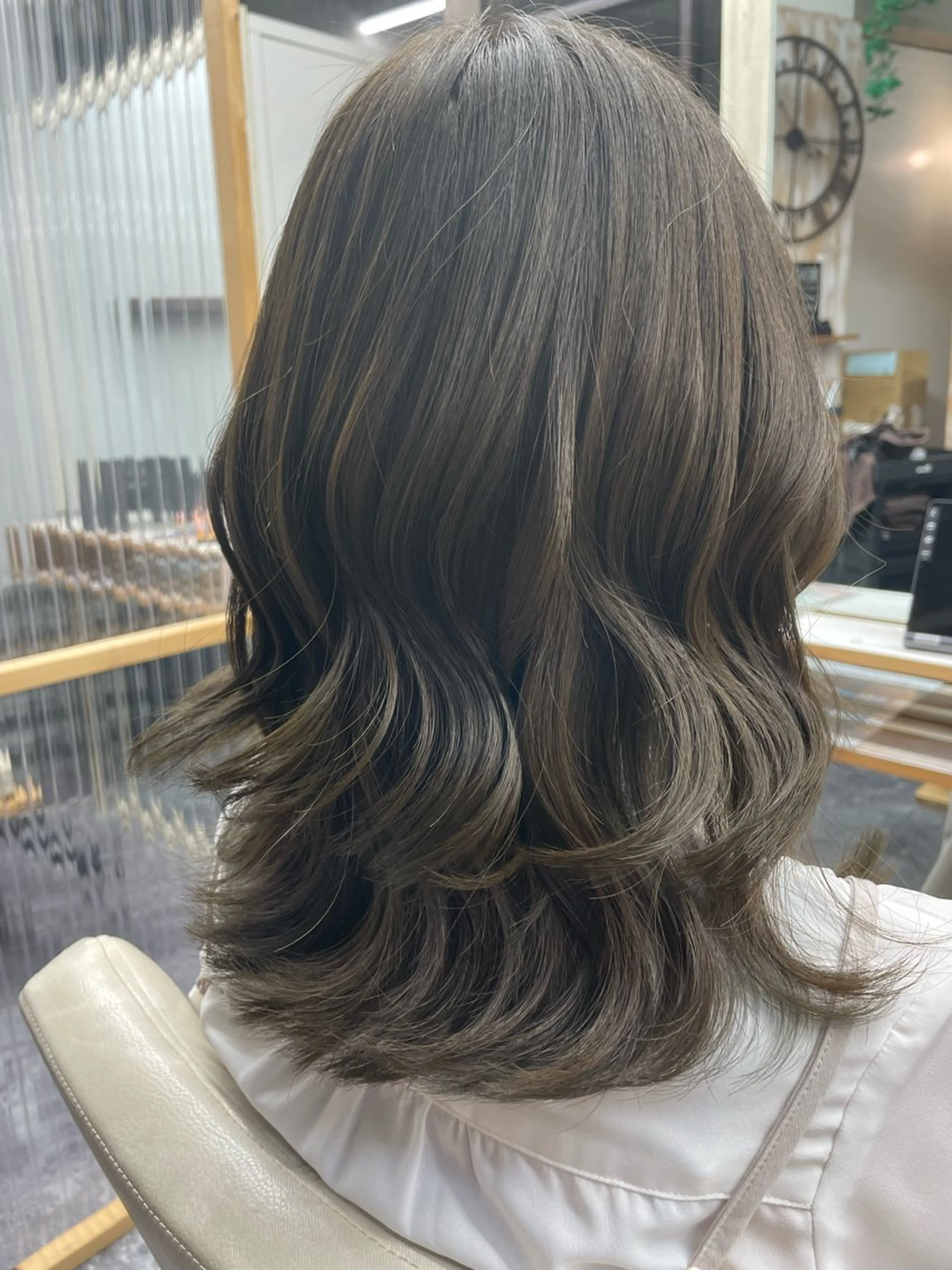 セミロング カラー ベージュカラー SFIDA みつえのヘアスタイル