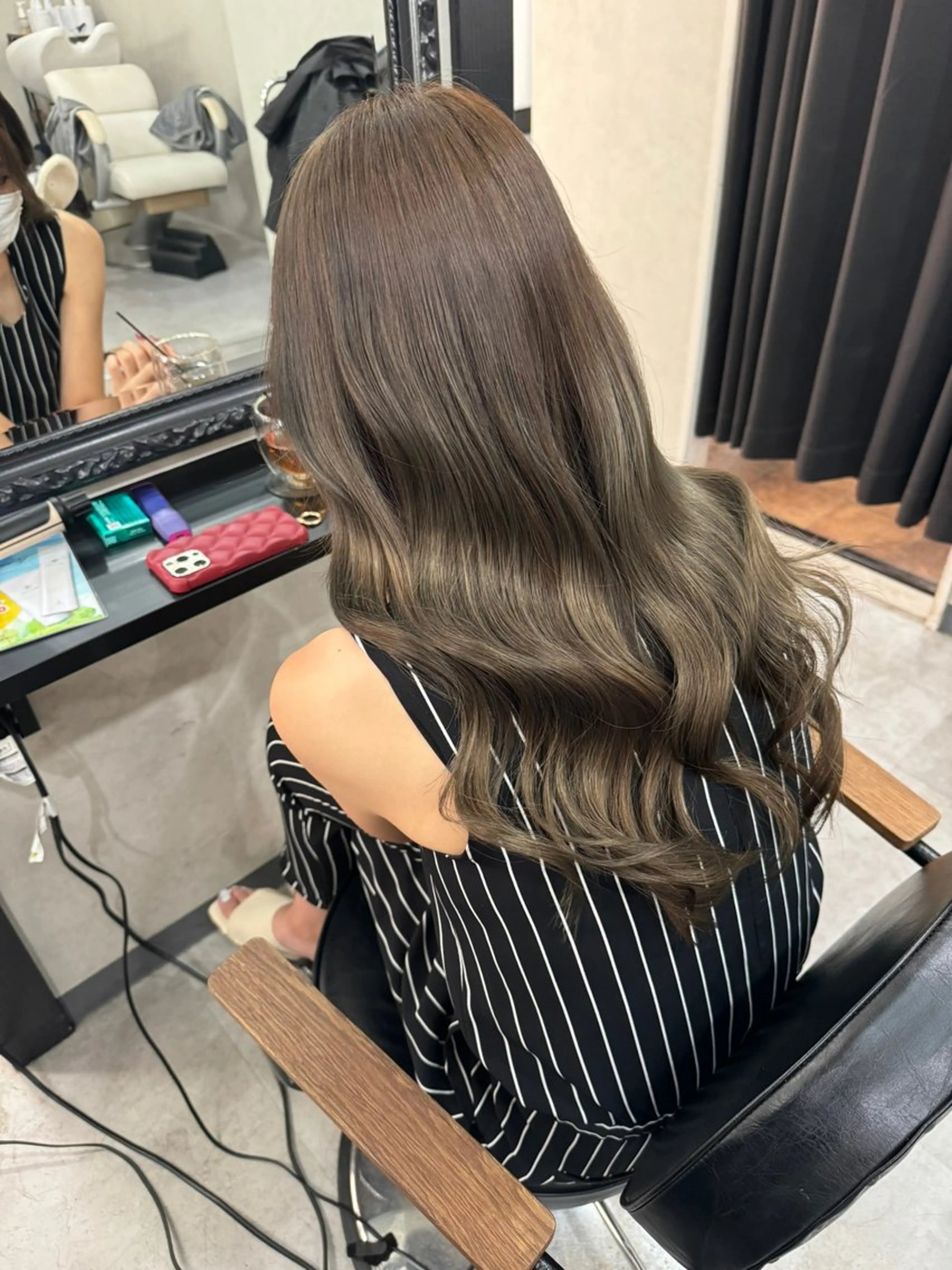 セミロング カラー ベージュカラー ブリーチ 透明感カラー ブリーチなしカラー オリーブベージュ カット ヘアカラー esu 心斎橋店所属・mana／ブリーチ なし／ベージュ／暖色のヘアスタイル