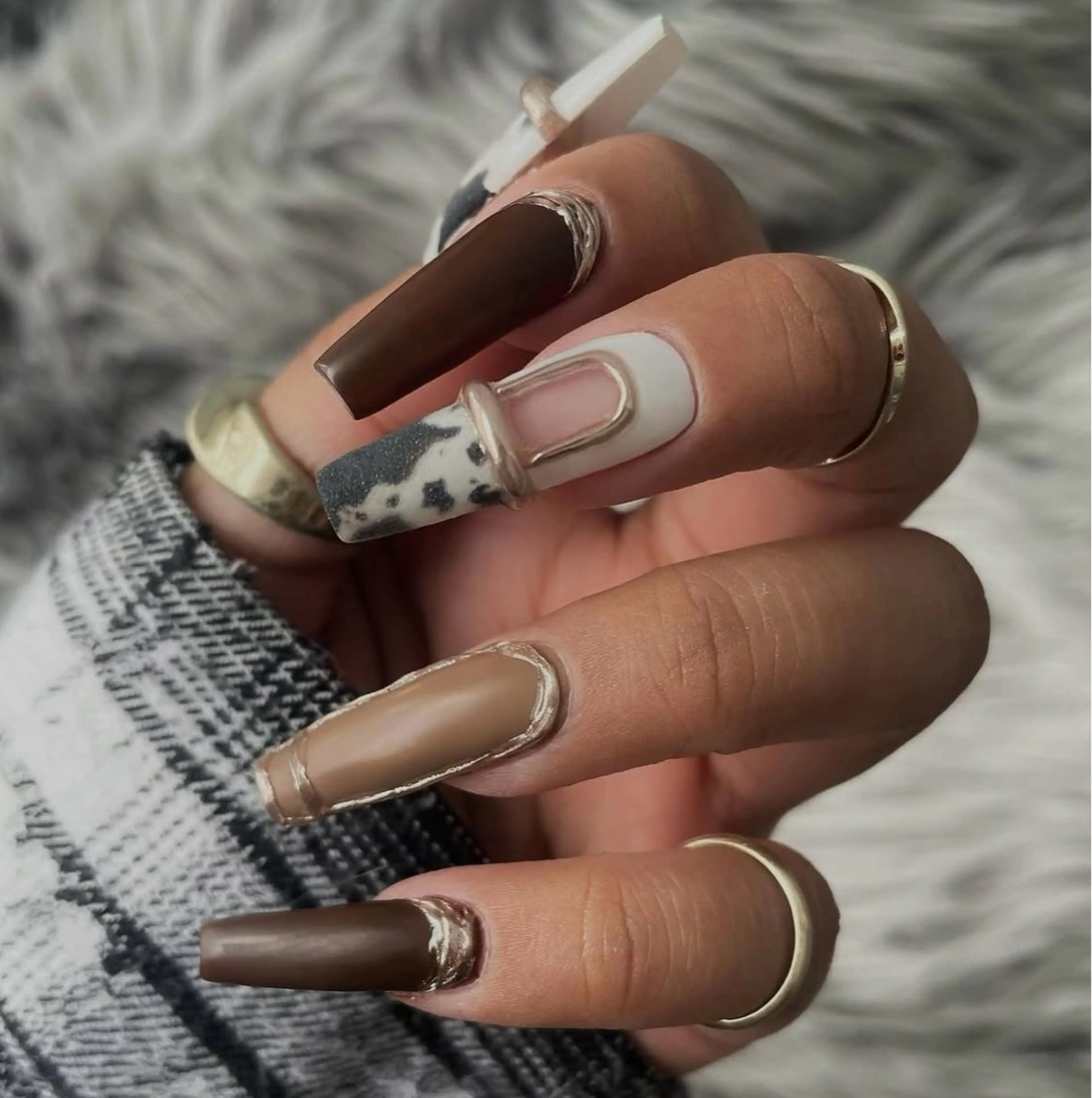 ネイル アニマル柄 ブラウン 長さ出し ラメ(グリッター) ロングネイル RICO ️のネイルデザイン