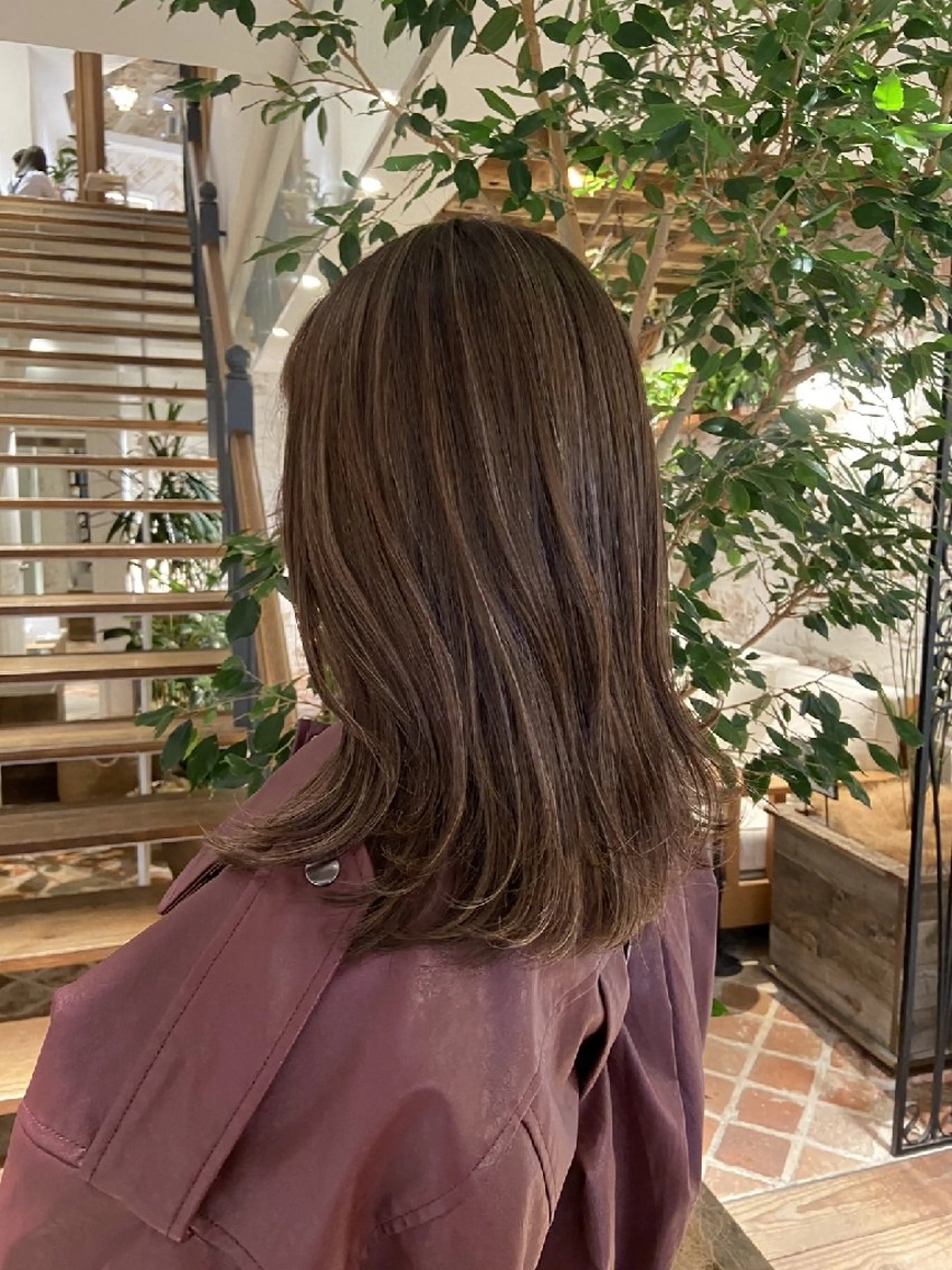 ミディアム カラー ベージュカラー ハイライトカラー ハイライト WARREN・TRICOMI NEW YORK 表参道店所属・浅比 惇平のヘアスタイル