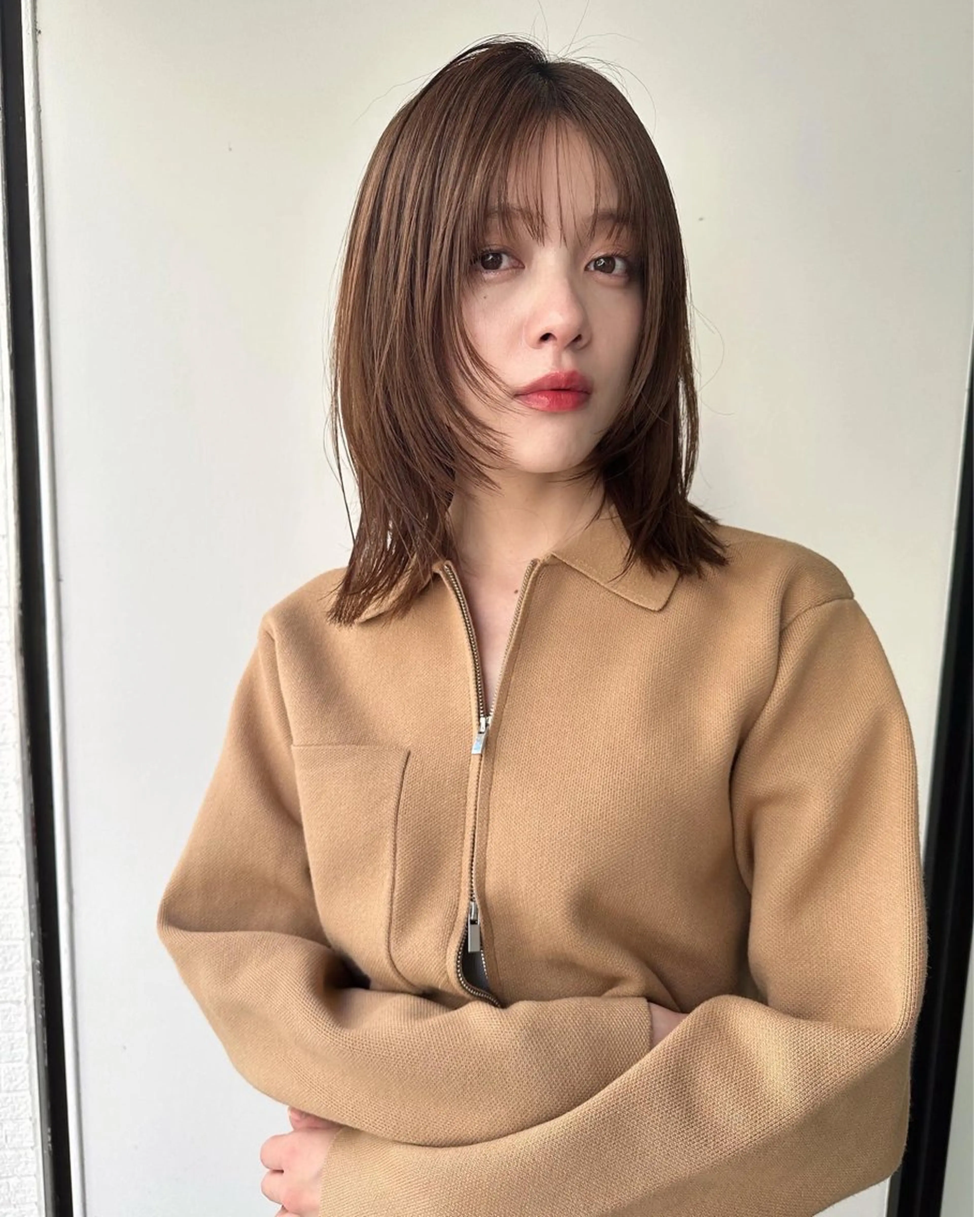 ミディアム レイヤーカット ウルフカット ウルフレイヤー 鎌倉 彩のヘアスタイル