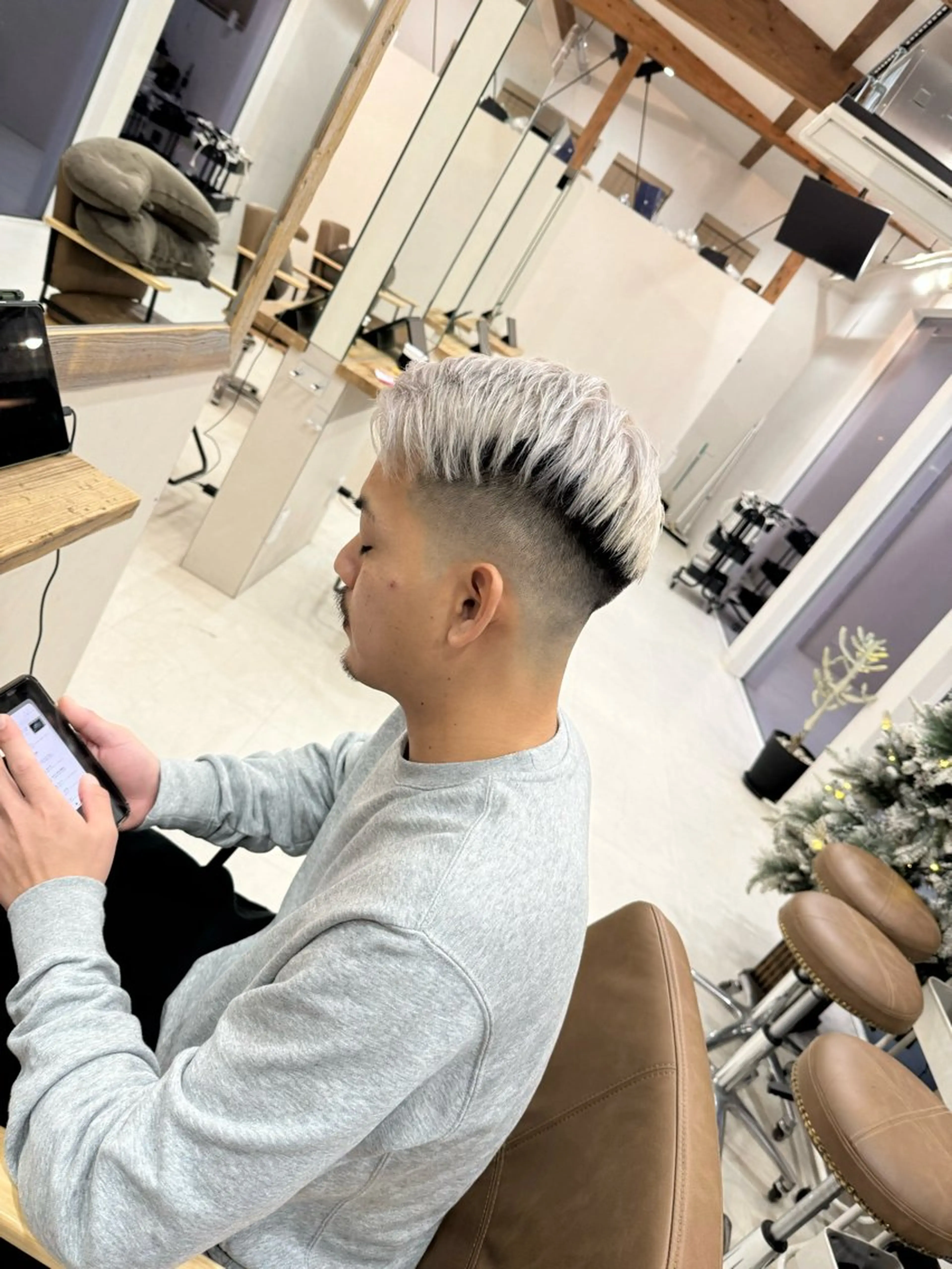 メンズ ヘアカラー アルーナビューティデザイン所属・鈴木 妃帆未のヘアスタイル