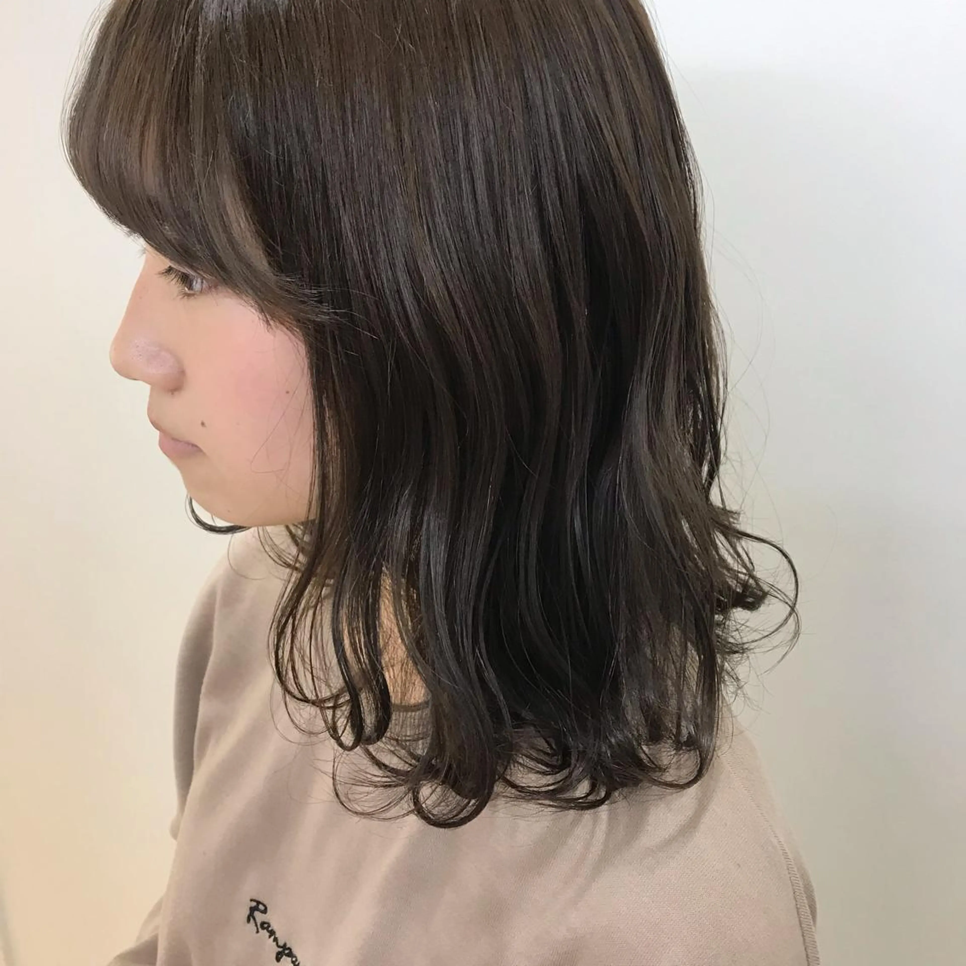 ミディアム カラー riho/ブリーチ/ デザインカラー/辻堂のヘアスタイル