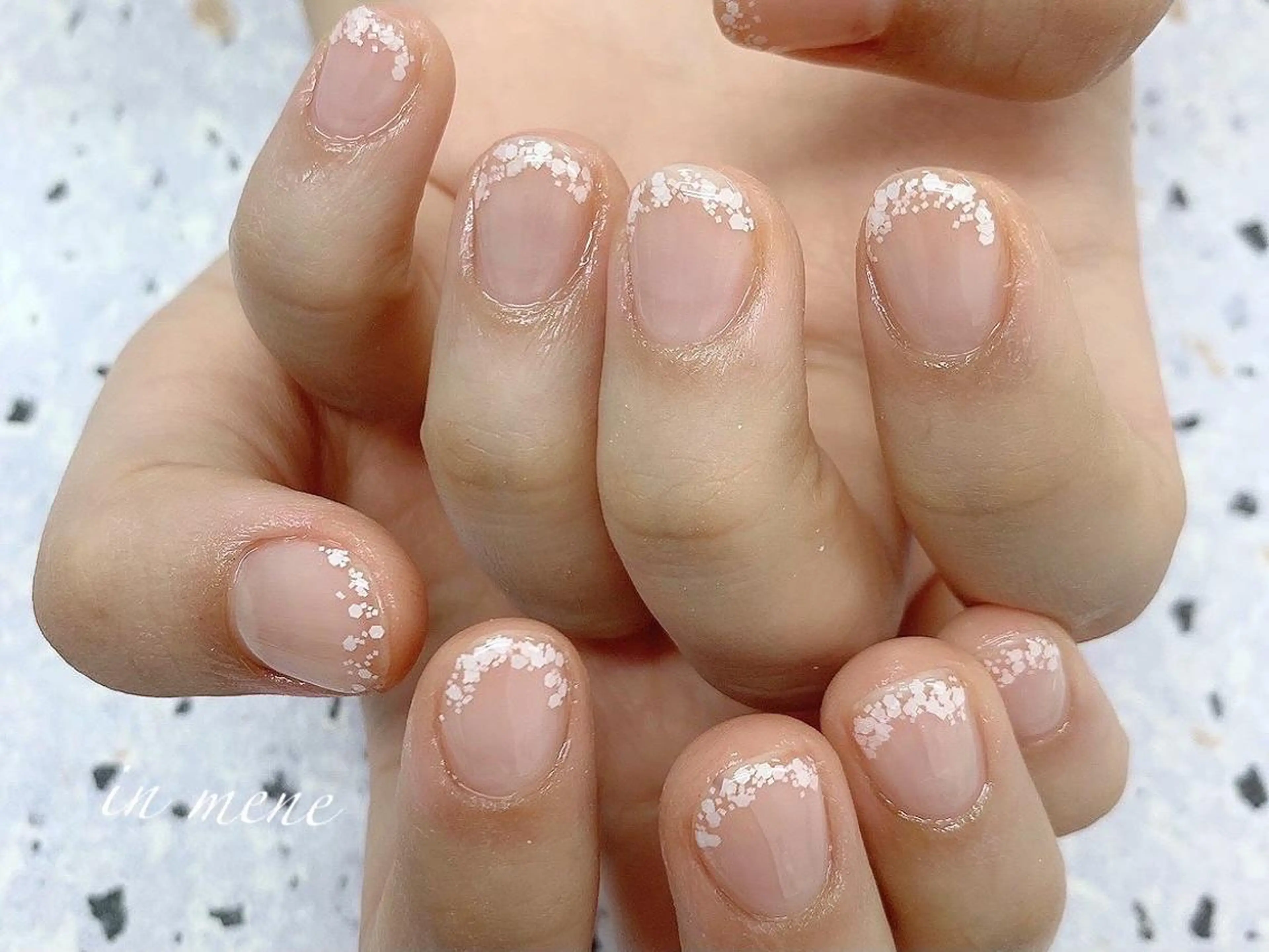 ネイル フレンチネイル ラメ(グリッター) IN MENE所属・IN MENEのネイルデザイン