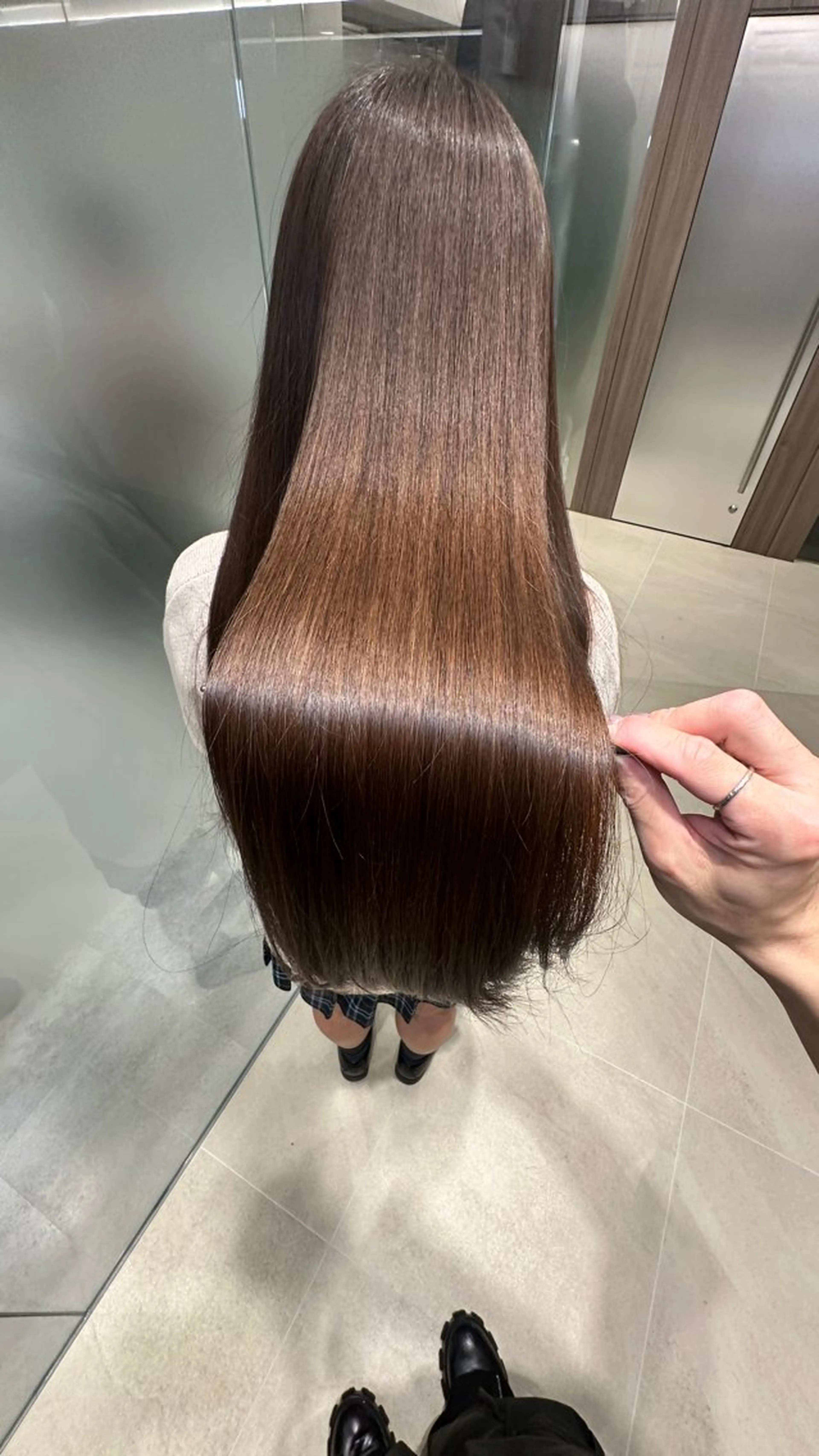 ロング ヘアアレンジ 縮毛矯正 トリートメント MiU所属・髪質改善×レイヤー で理想のツヤ髪のヘアスタイル