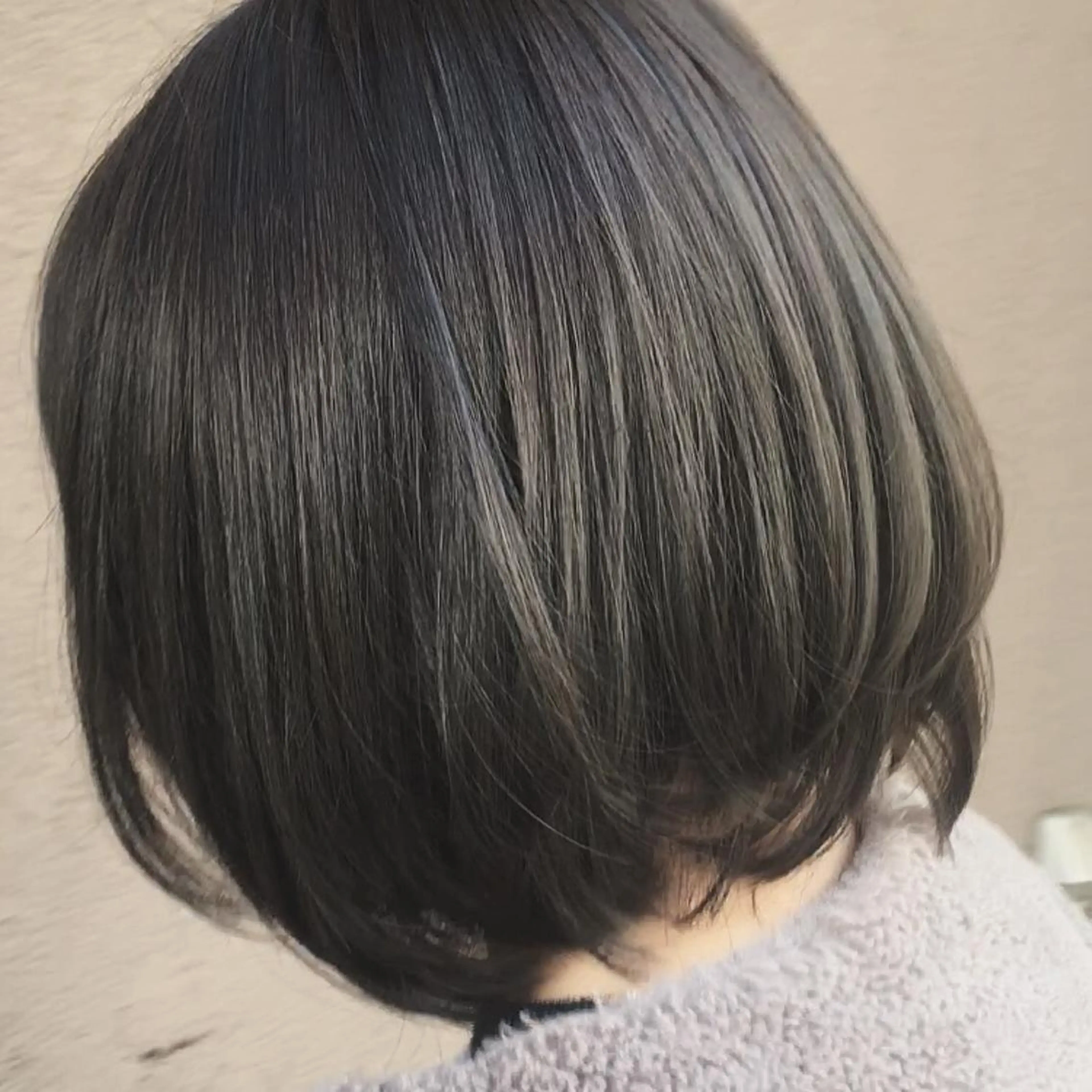 ショート カラー ブリーチ 透明感カラー グレージュ sano sayakaのヘアスタイル