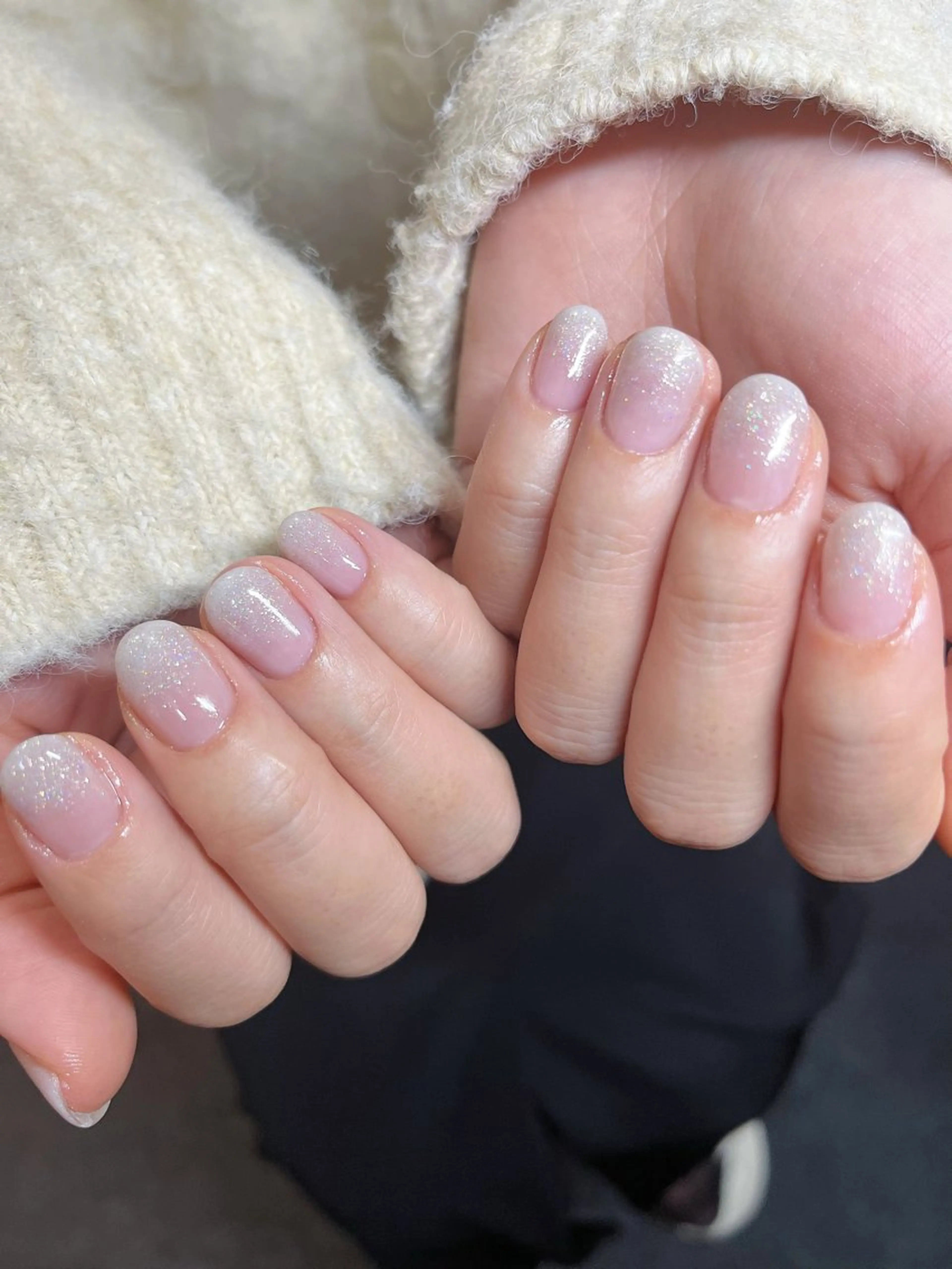 ネイル グラデーション オフィスネイル ピンク ショートネイル シンプルネイル ハンドネイル ハンドケア 🎀NAIL🎀 AI🪄︎︎◝✩のネイルデザイン
