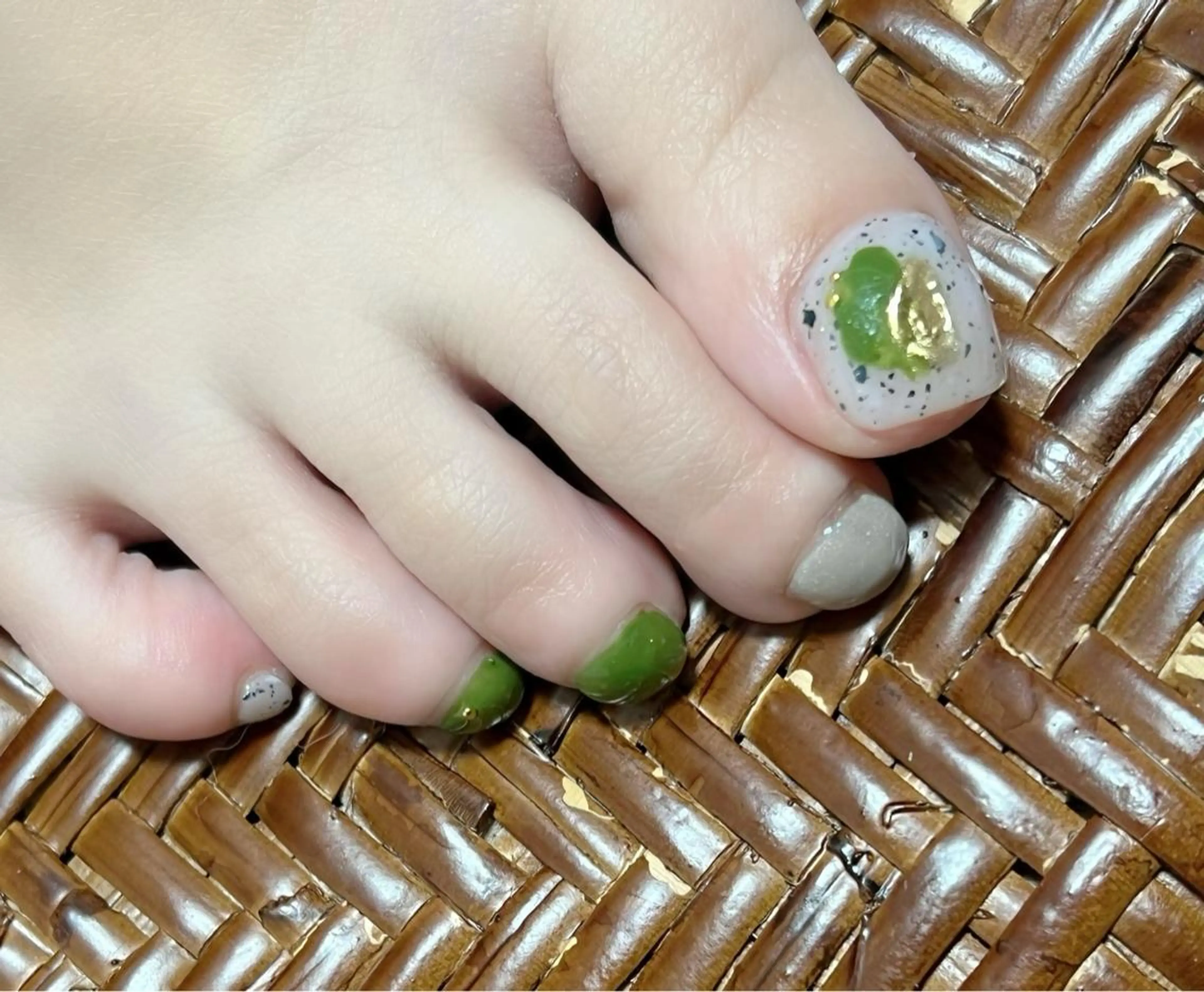 ネイル フットネイル t. yoshizawaのネイルデザイン