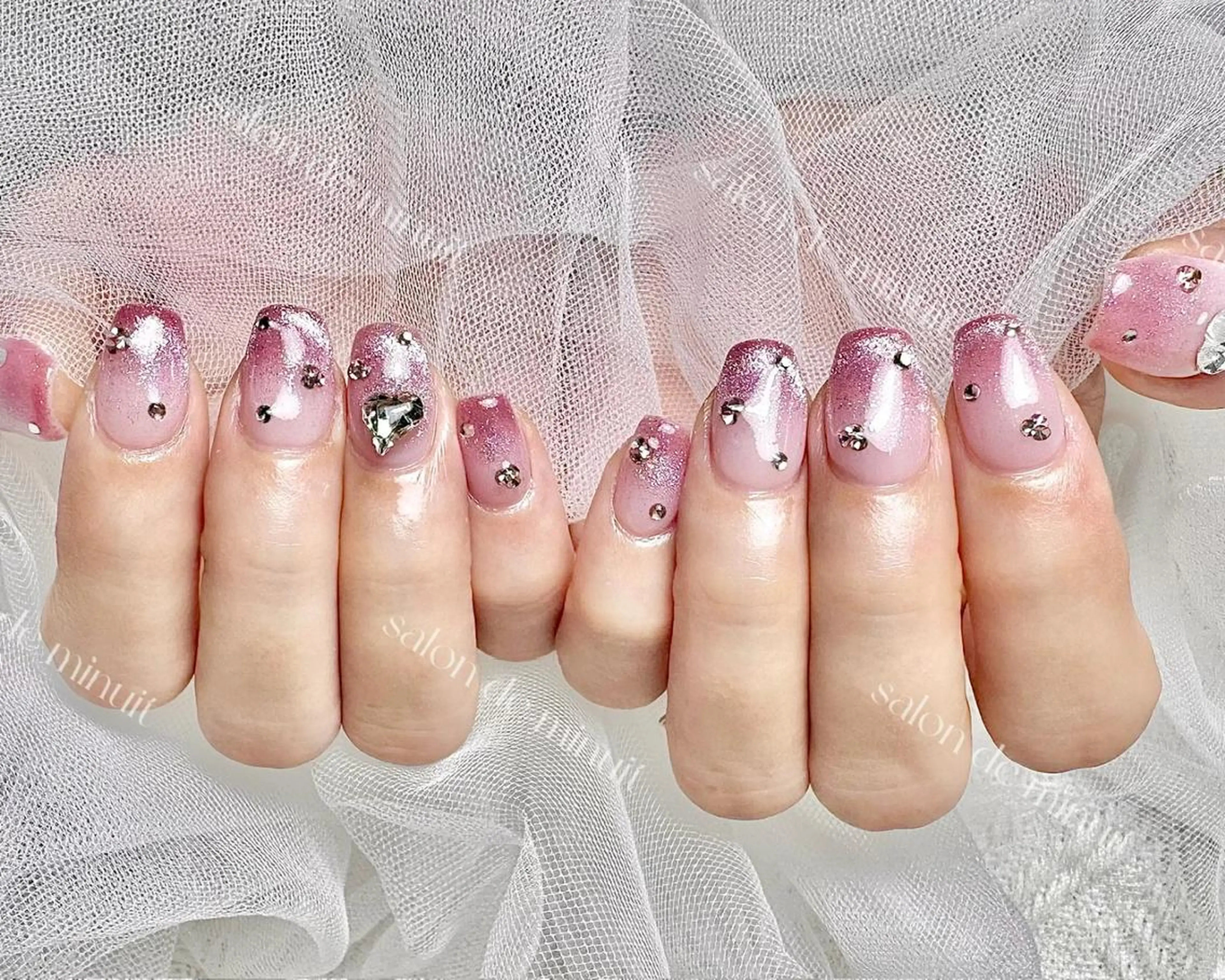 ネイル Salon de Minuit🦩のネイルデザイン
