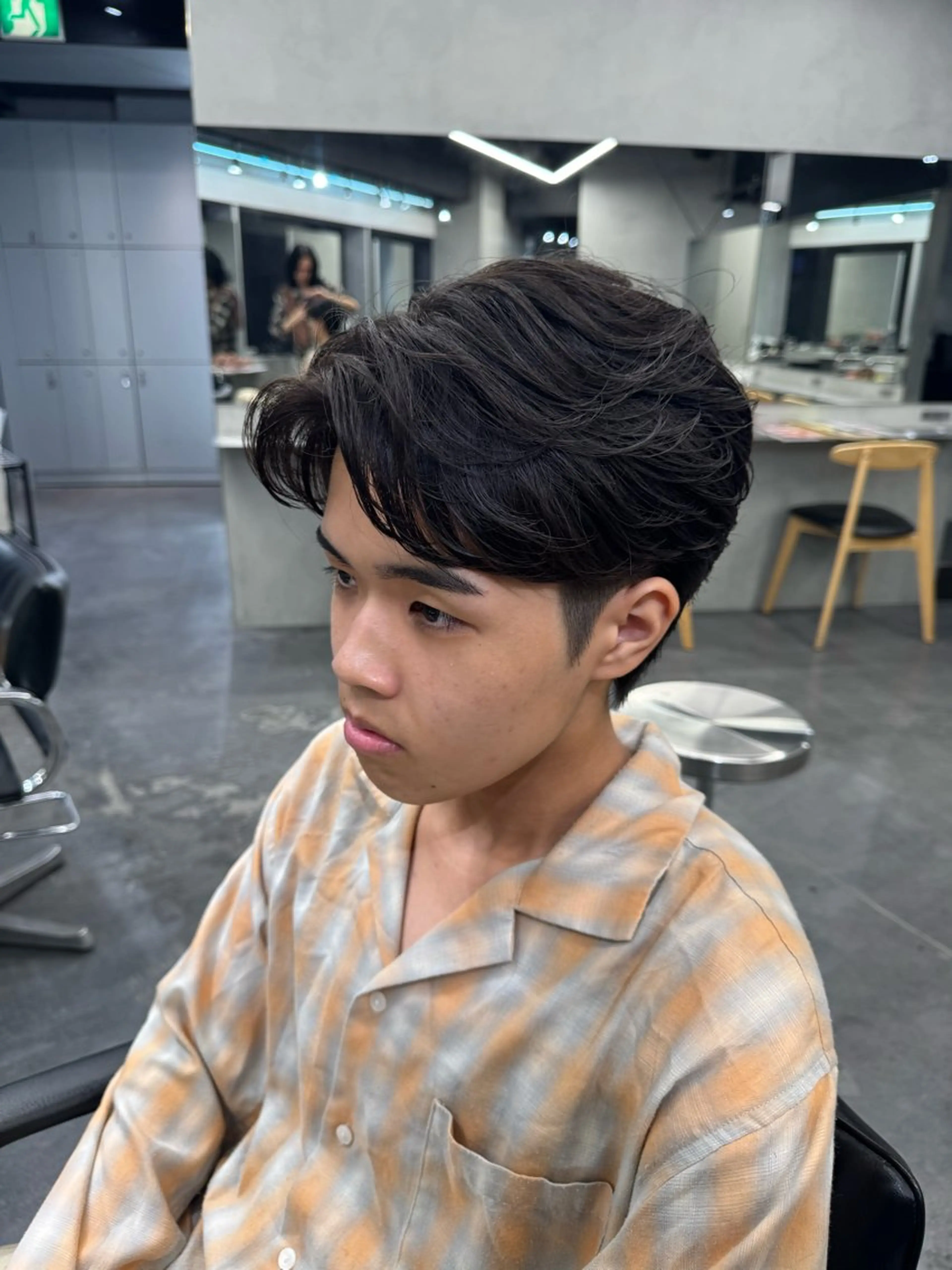 メンズ限定骨格矯正カット+パーマ+眉毛カットの写真