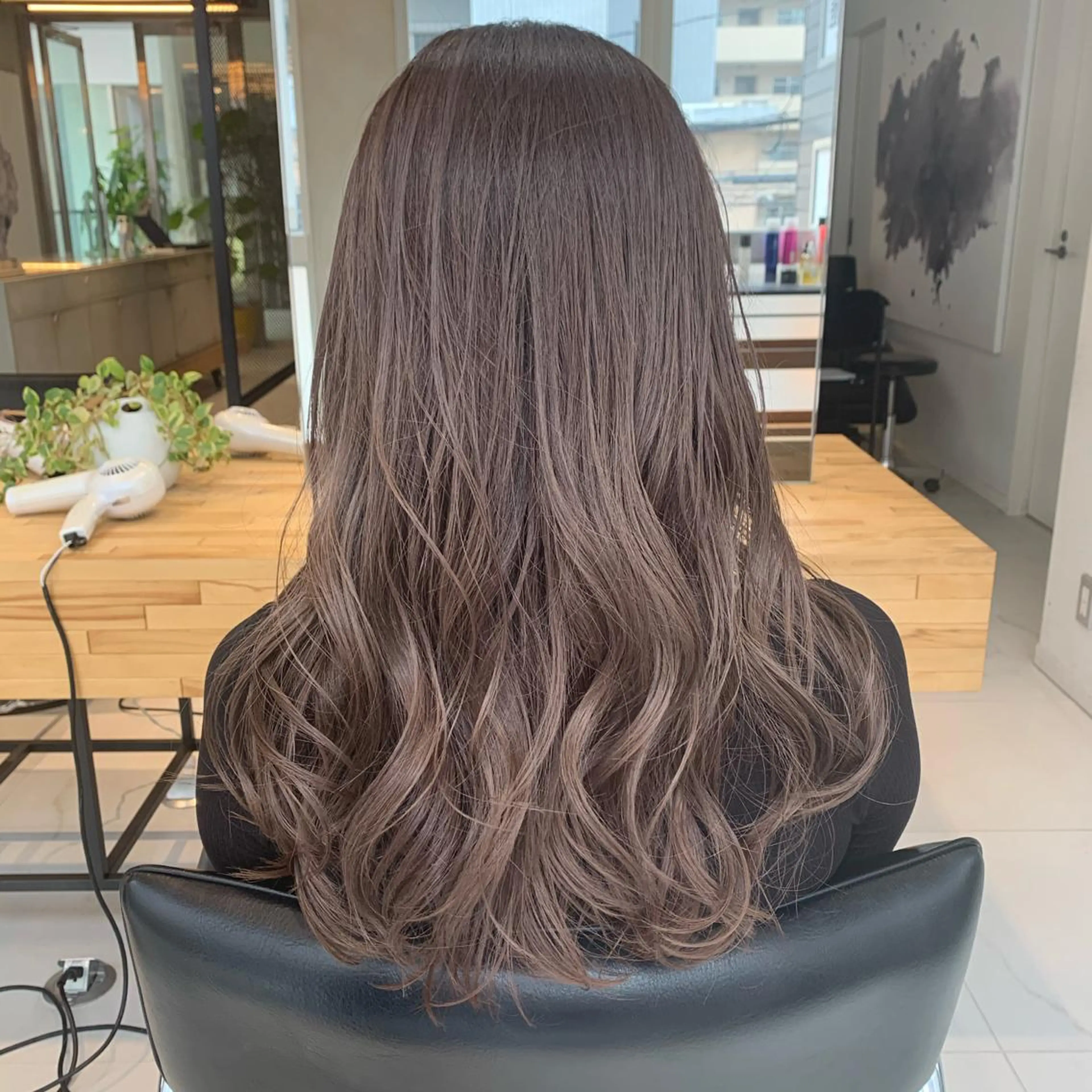 ミディアム ミディアムパーマ アッシュ ボブ ハイライト 似合わせカット カット ヘアカラー トリートメント hoNua. 栄/透明感カラーのヘアスタイル