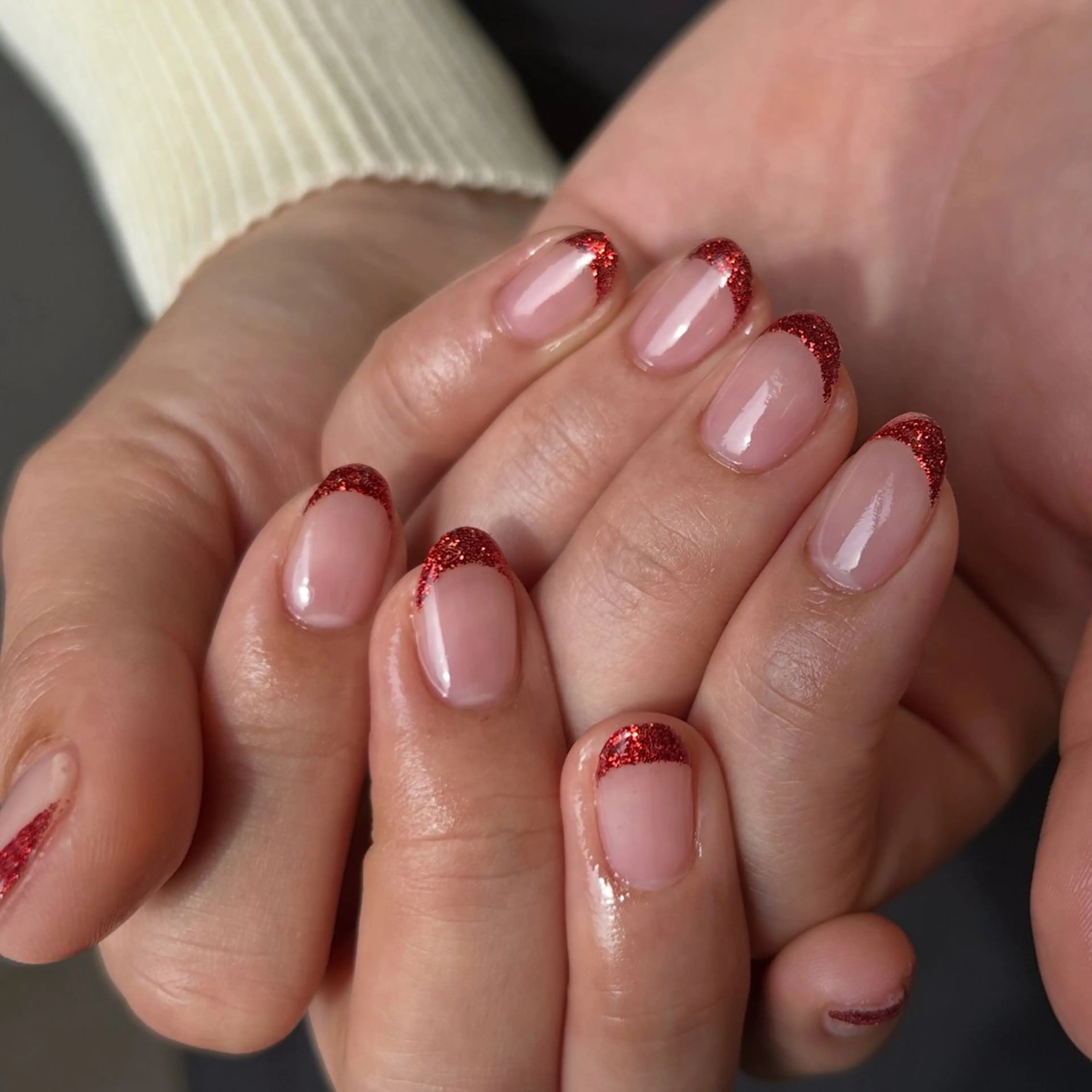 ネイル フレンチネイル ラメ(グリッター) 赤色 山本 彩加のネイルデザイン