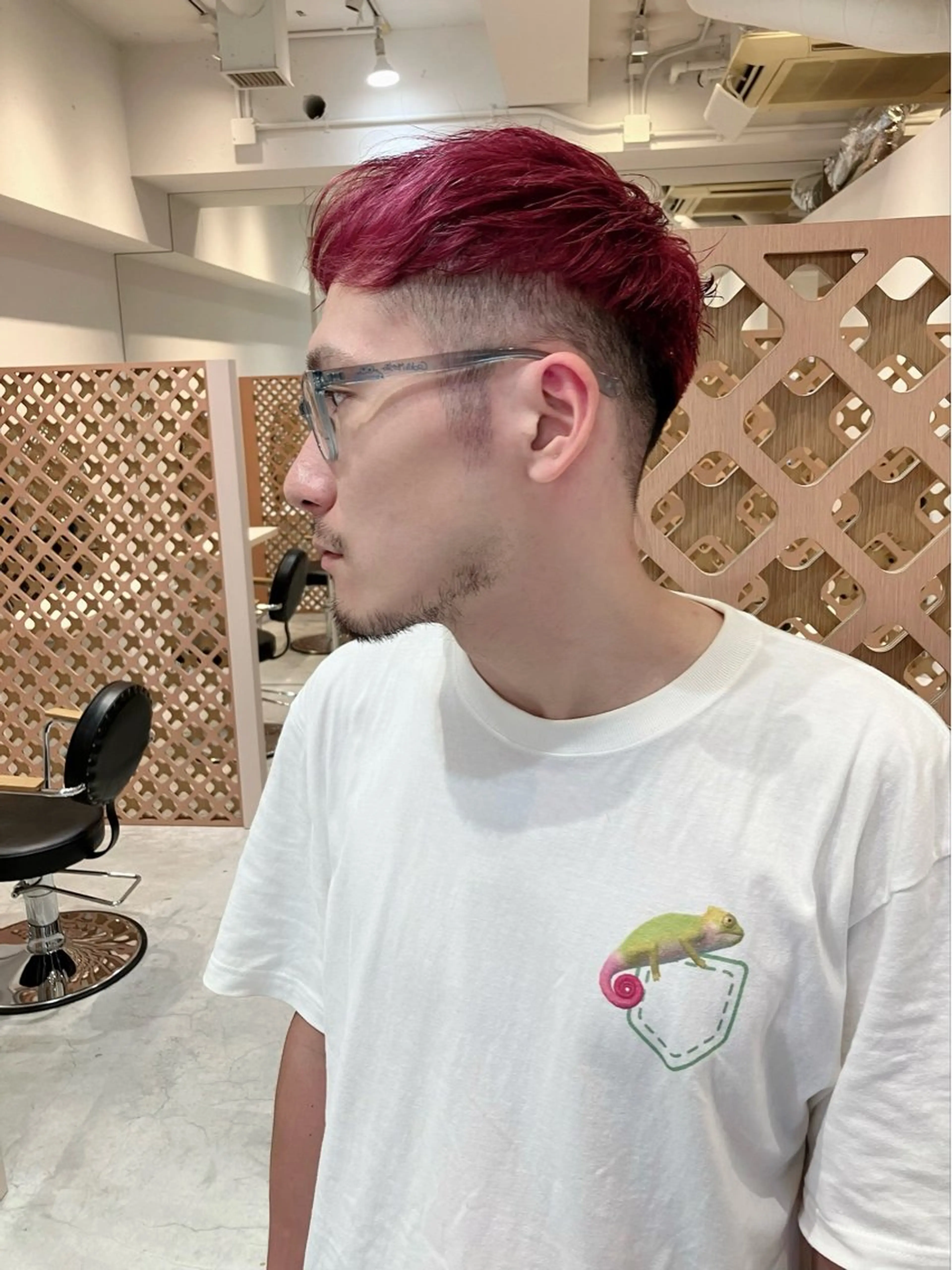 ショート カラー メンズ メンズハイトーン ハイトーンカラー カット ヘアカラー 川間 将彦のヘアスタイル