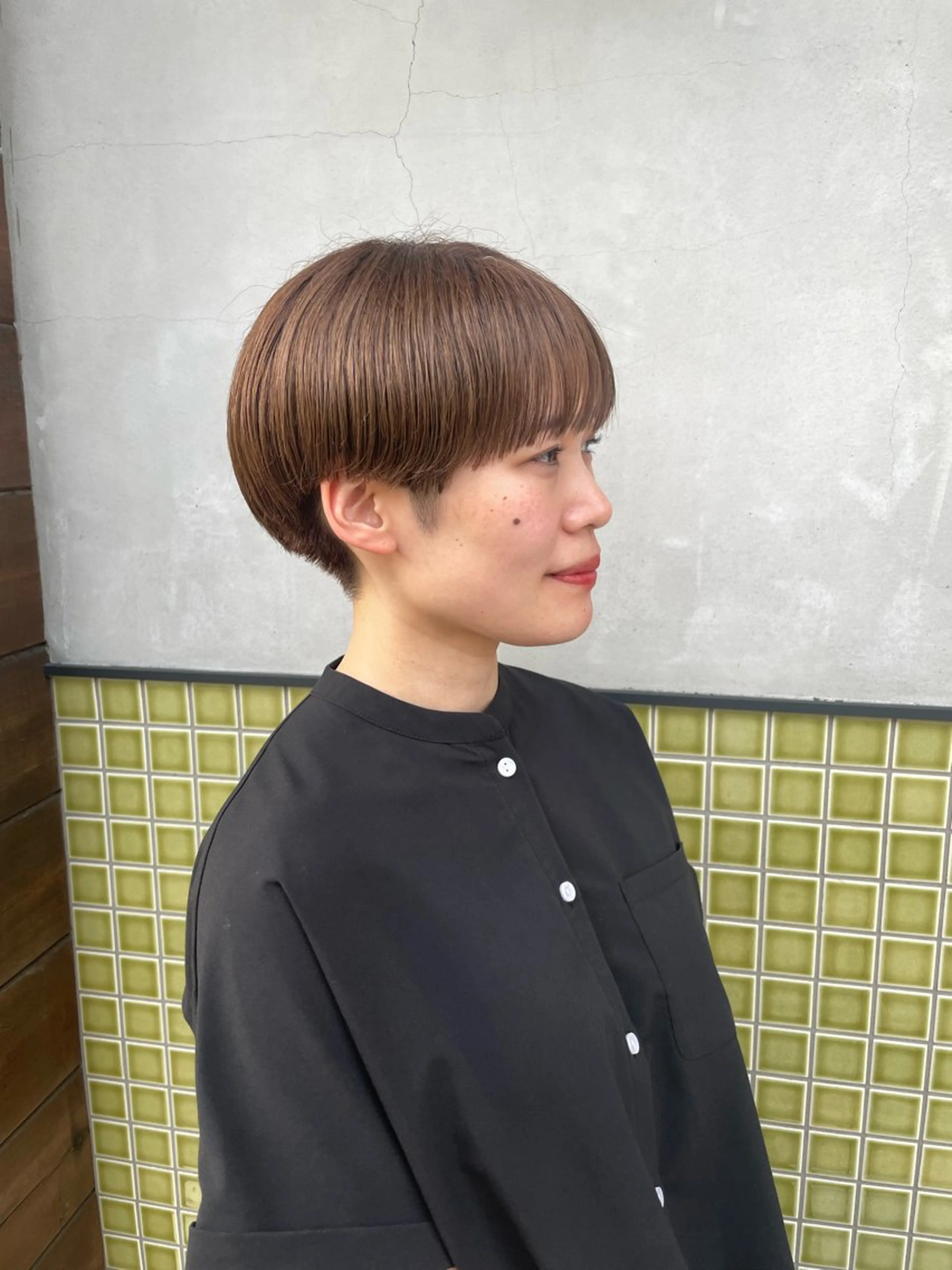 ショート カラー ベージュカラー オリーブベージュ ショートヘア 五十嵐 雄毅のヘアスタイル