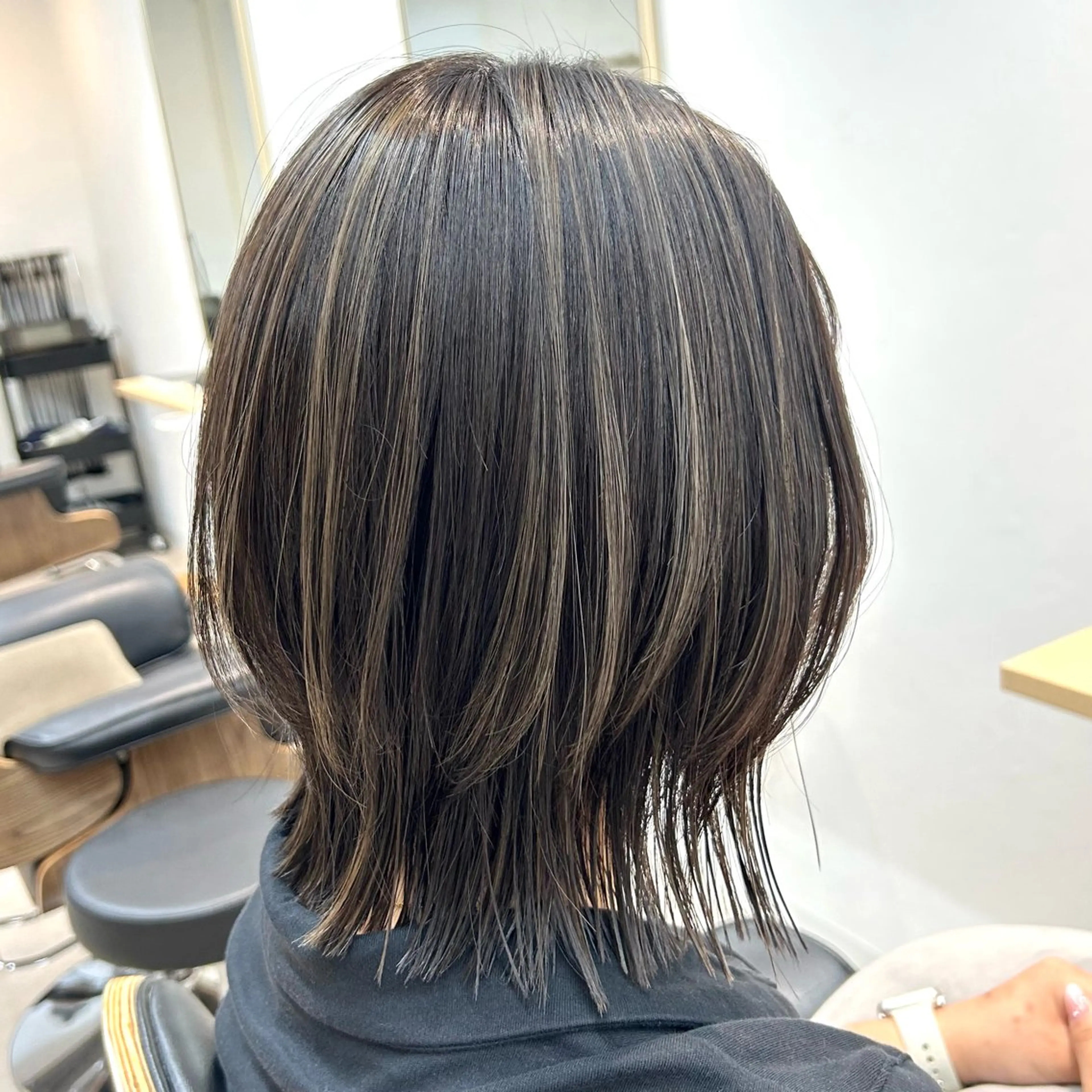 ミディアム カラー ボブレイヤー ハイライトカラー ボブ ハイライト レイヤーカット カット ヘアカラー トリートメント 船橋/to to./MANAMIのヘアスタイル