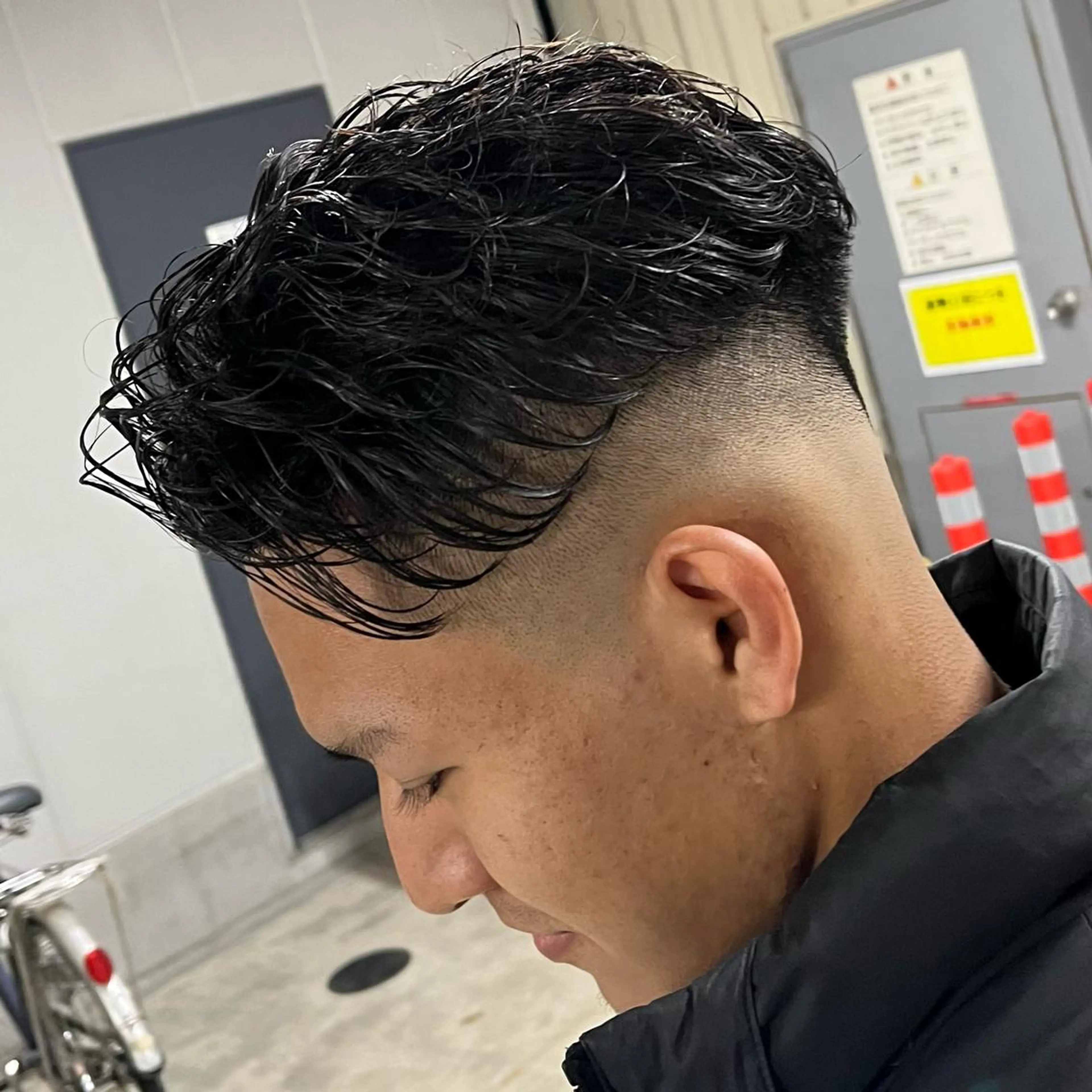 ショート メンズ フェードカット メンズパーマ スキンフェード スペインカール カット 立川/メンズパーマ 厚進太郎のヘアスタイル