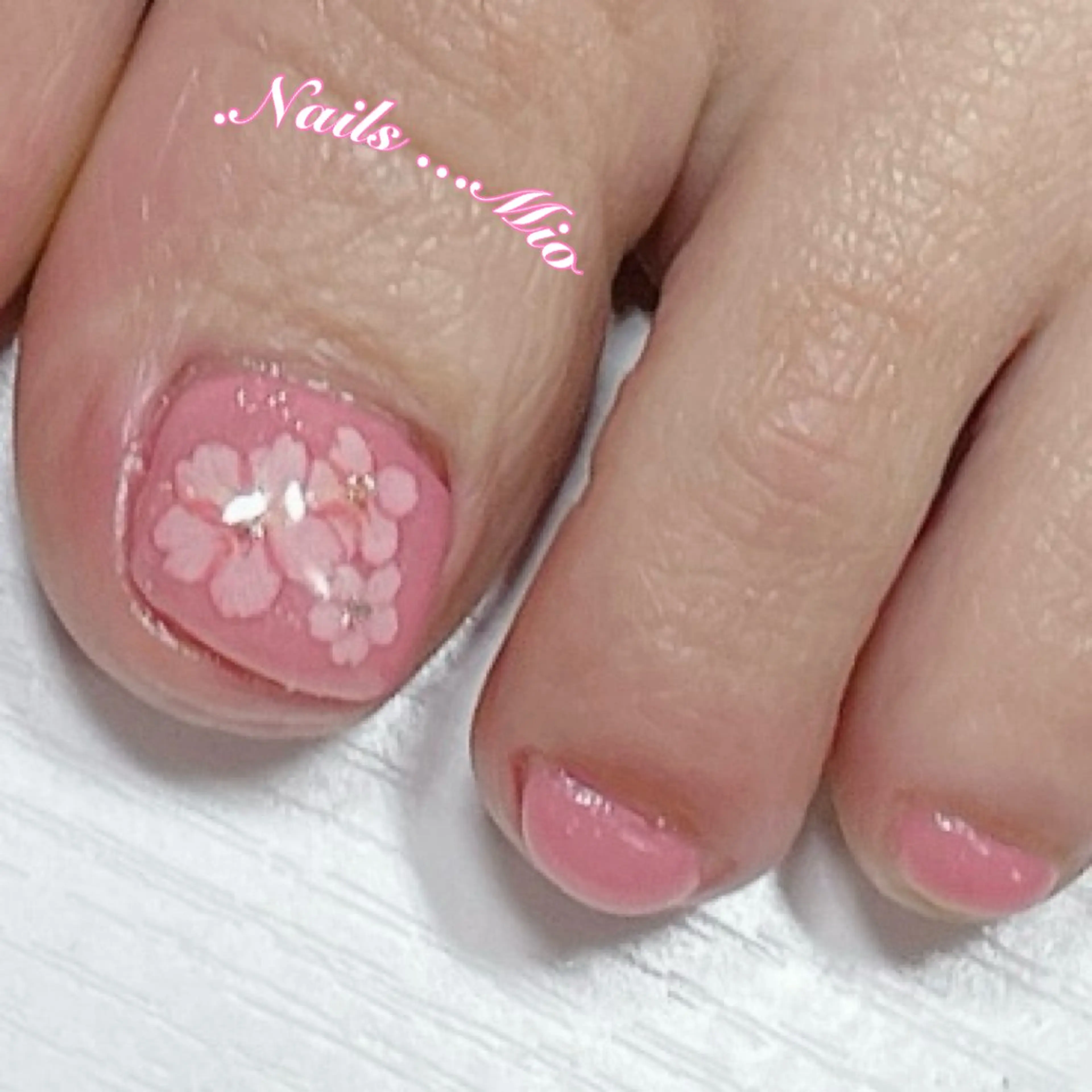 ネイル フットネイル ジェルネイル ワンカラーネイル フットネイル .Nails Mio 赤羽西ネイルサロンのネイルデザイン
