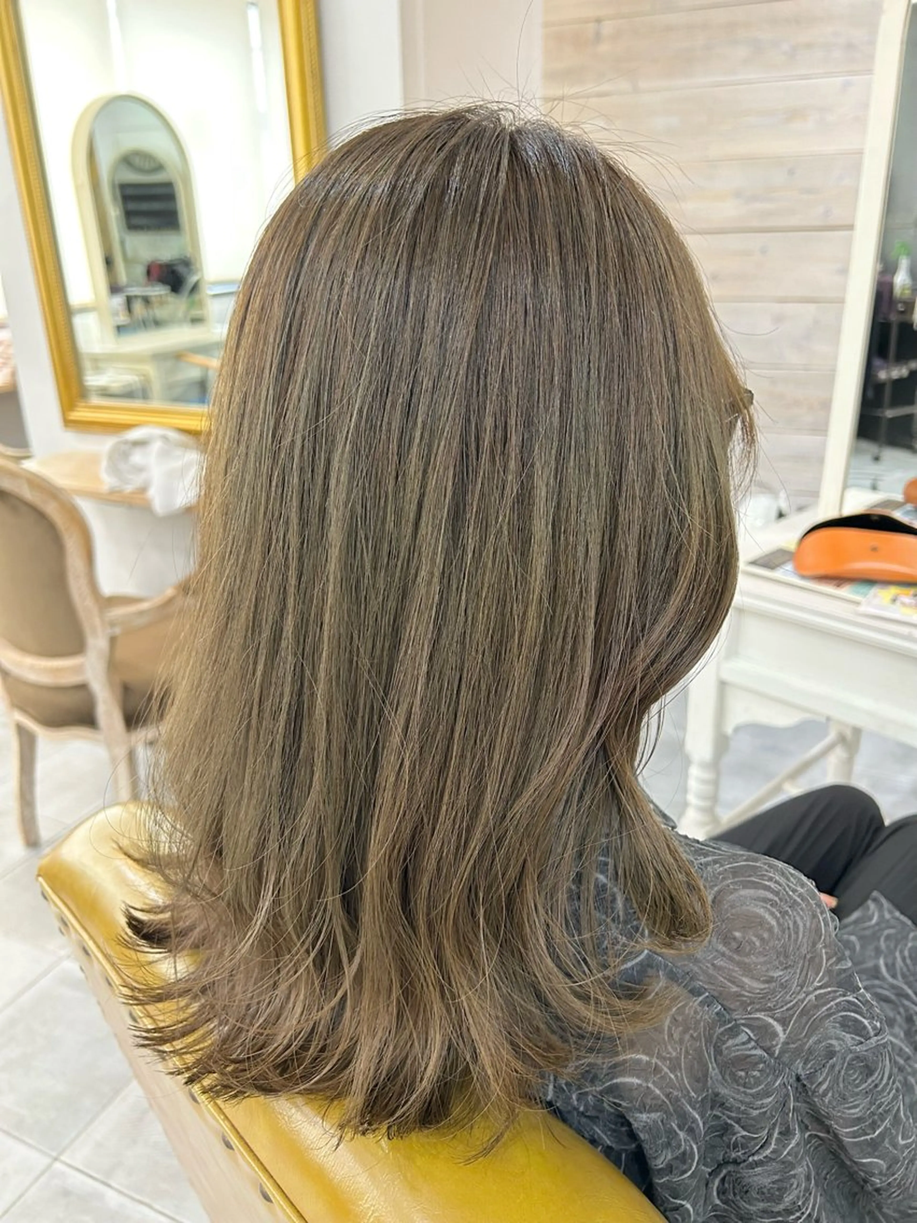 セミロング カラー ベージュカラー オリーブベージュ レイヤーカット 顔まわりカット/ボブ /🧁とーこ🧁のヘアスタイル