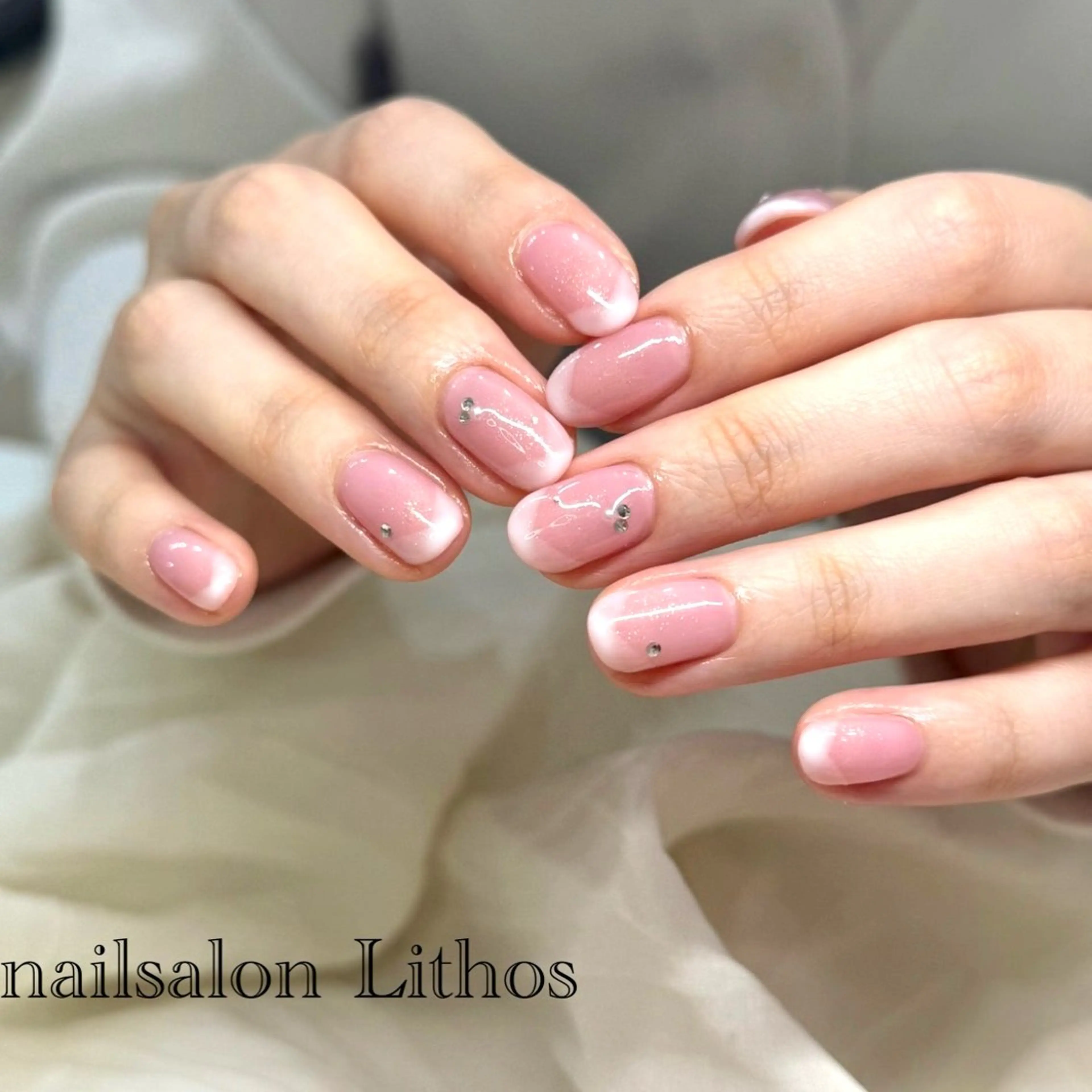 ネイル フレンチネイル ハンドネイル nailsalon Lithos所属・nailsalon Recontreのネイルデザイン
