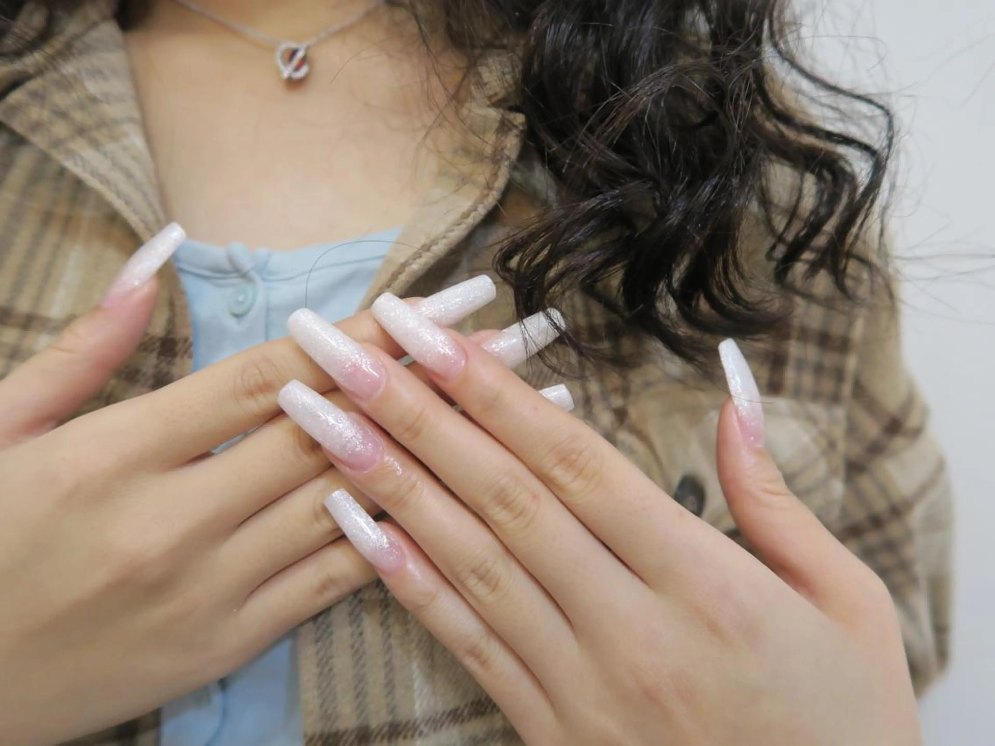 ロング ネイル gloss nail 代々木上原のネイルデザイン