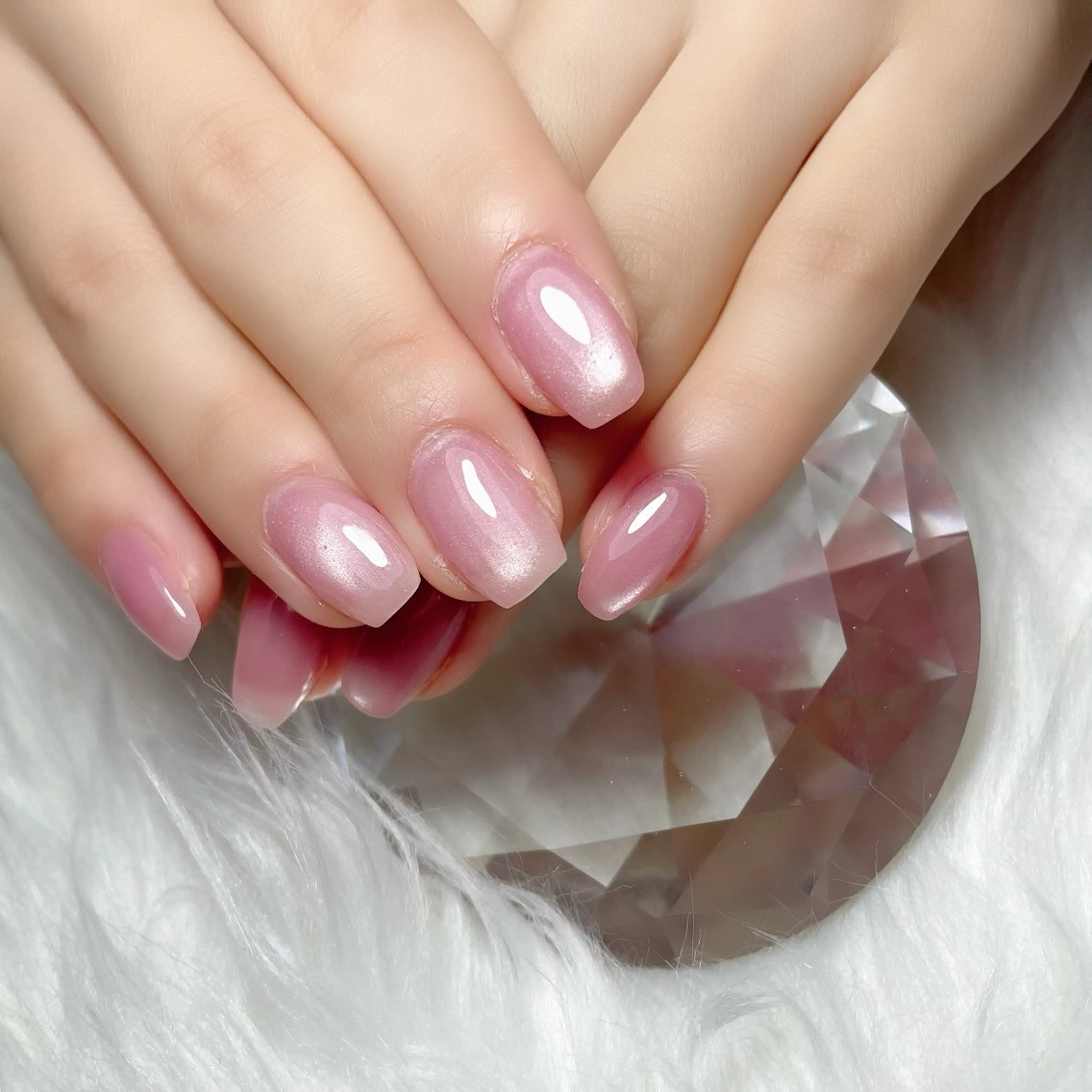 ネイル WHITE NAIL 宝塚所属・中田 未優のネイルデザイン