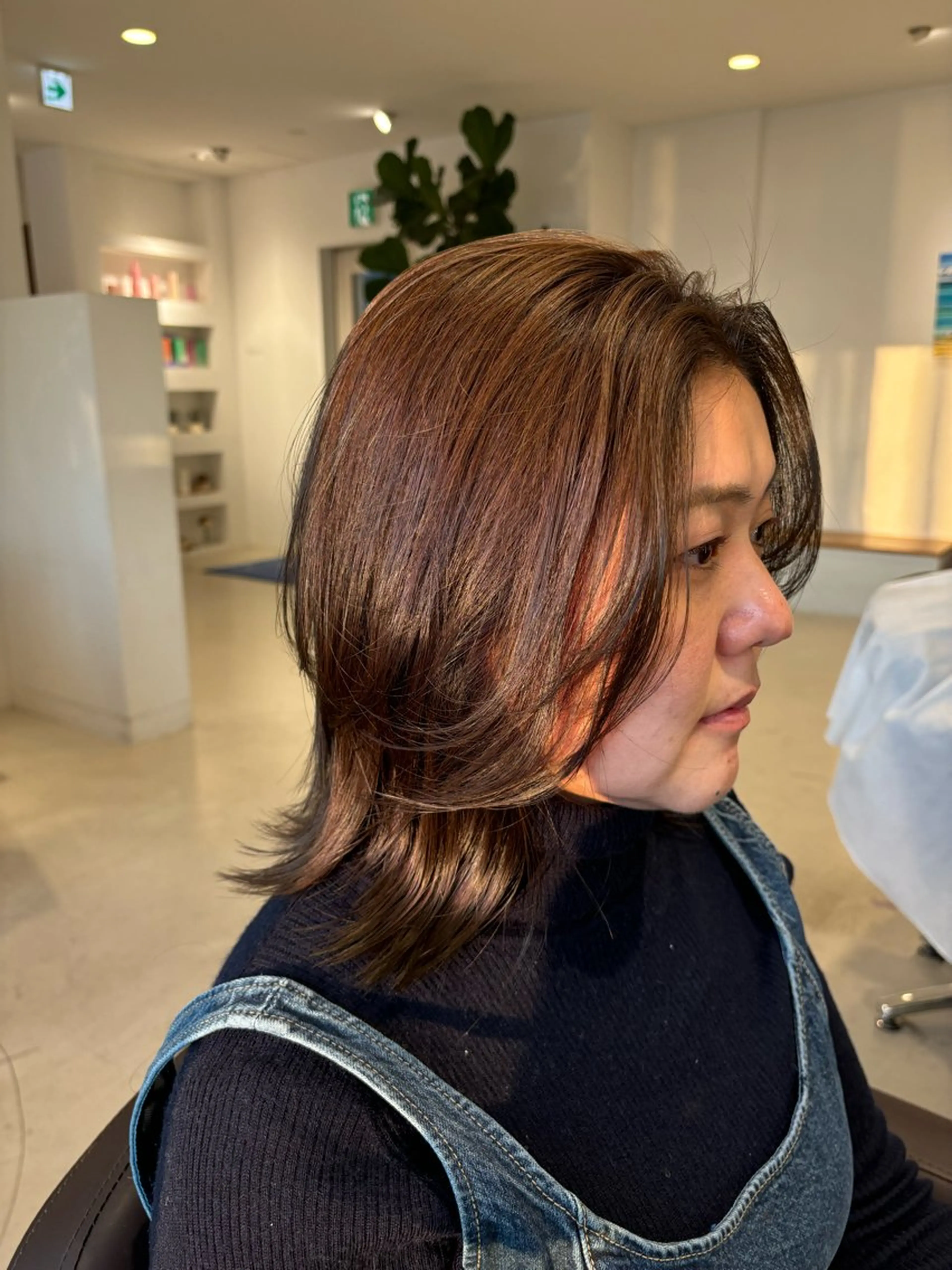 ミディアム 🎀調布仙川透明感オ リーブカラー干莉🎀のヘアスタイル