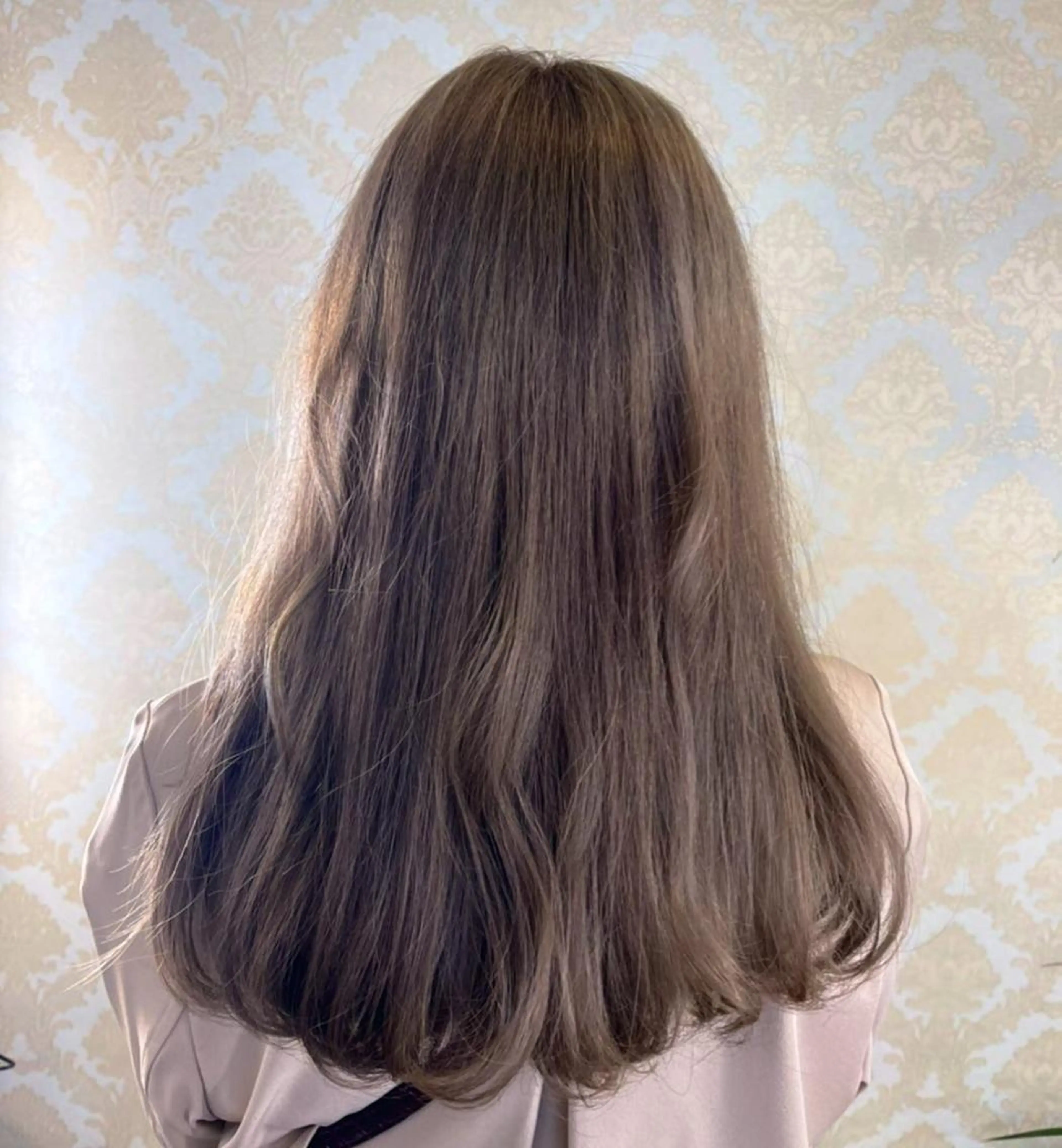 セミロング CALON 銀座 公式のヘアスタイル