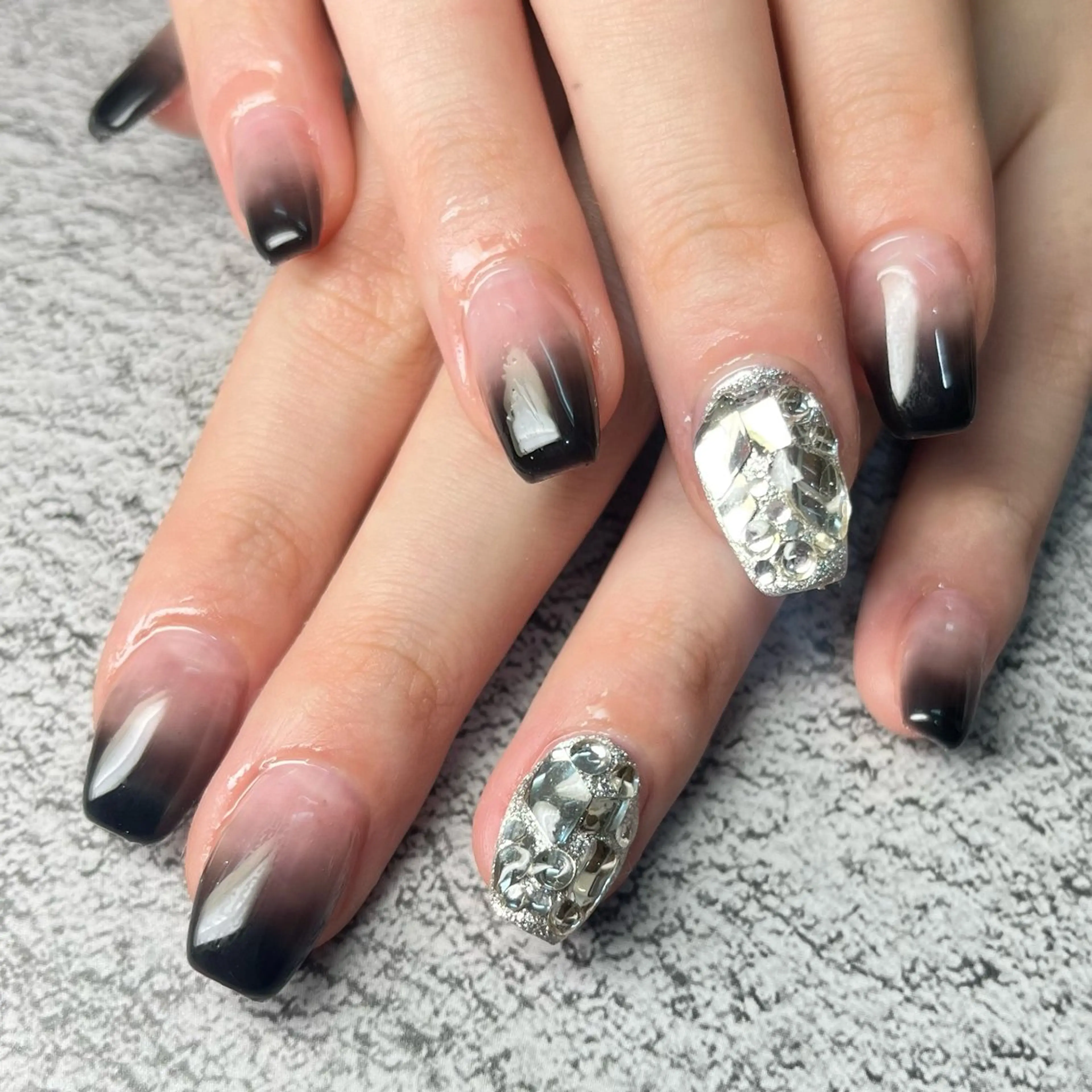 ネイル ハンドネイル Queen nail 北堀江 ASUKAのネイルデザイン