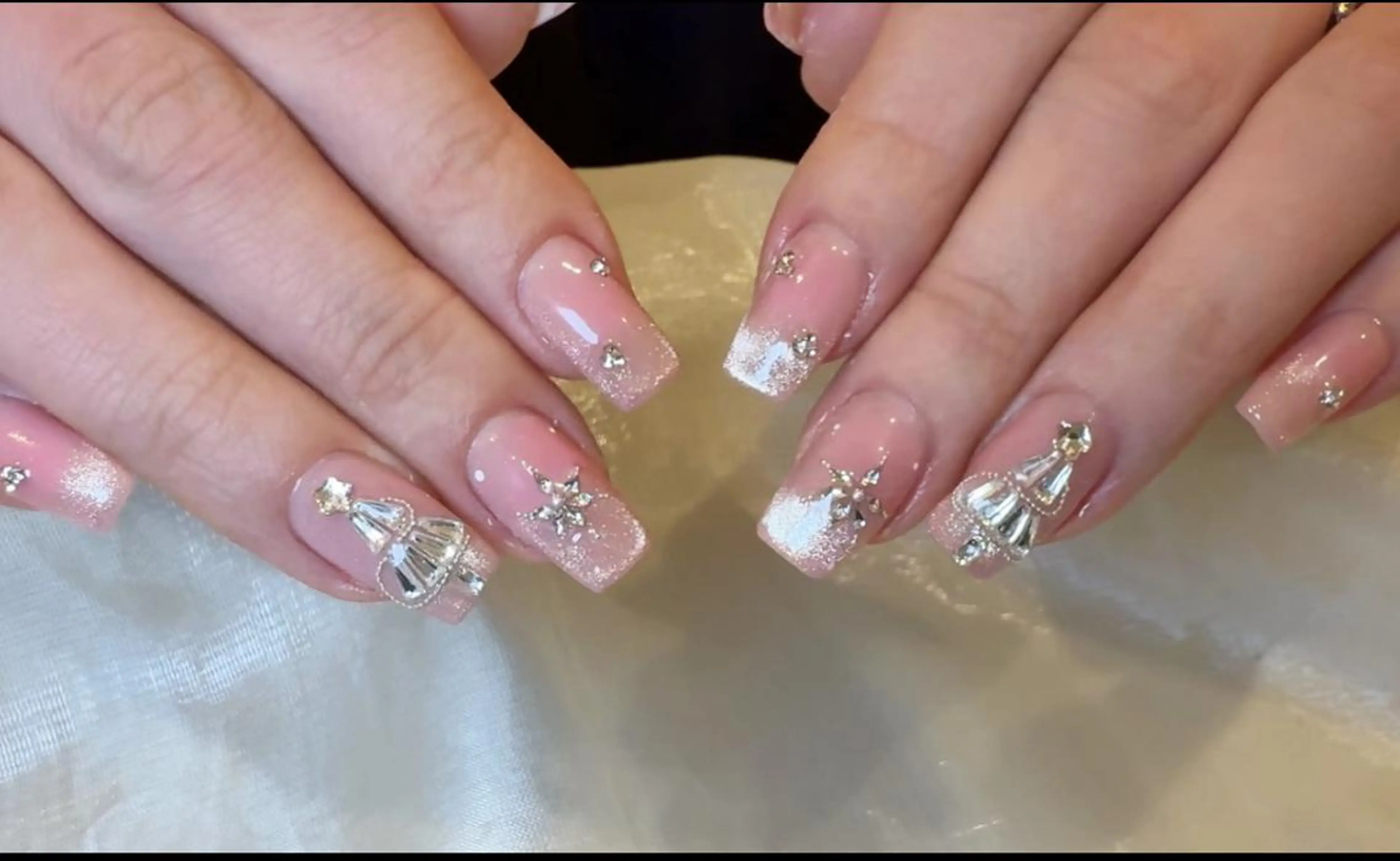 ネイル ハンドネイル ハンドケア 🍑 momo_nailのネイルデザイン