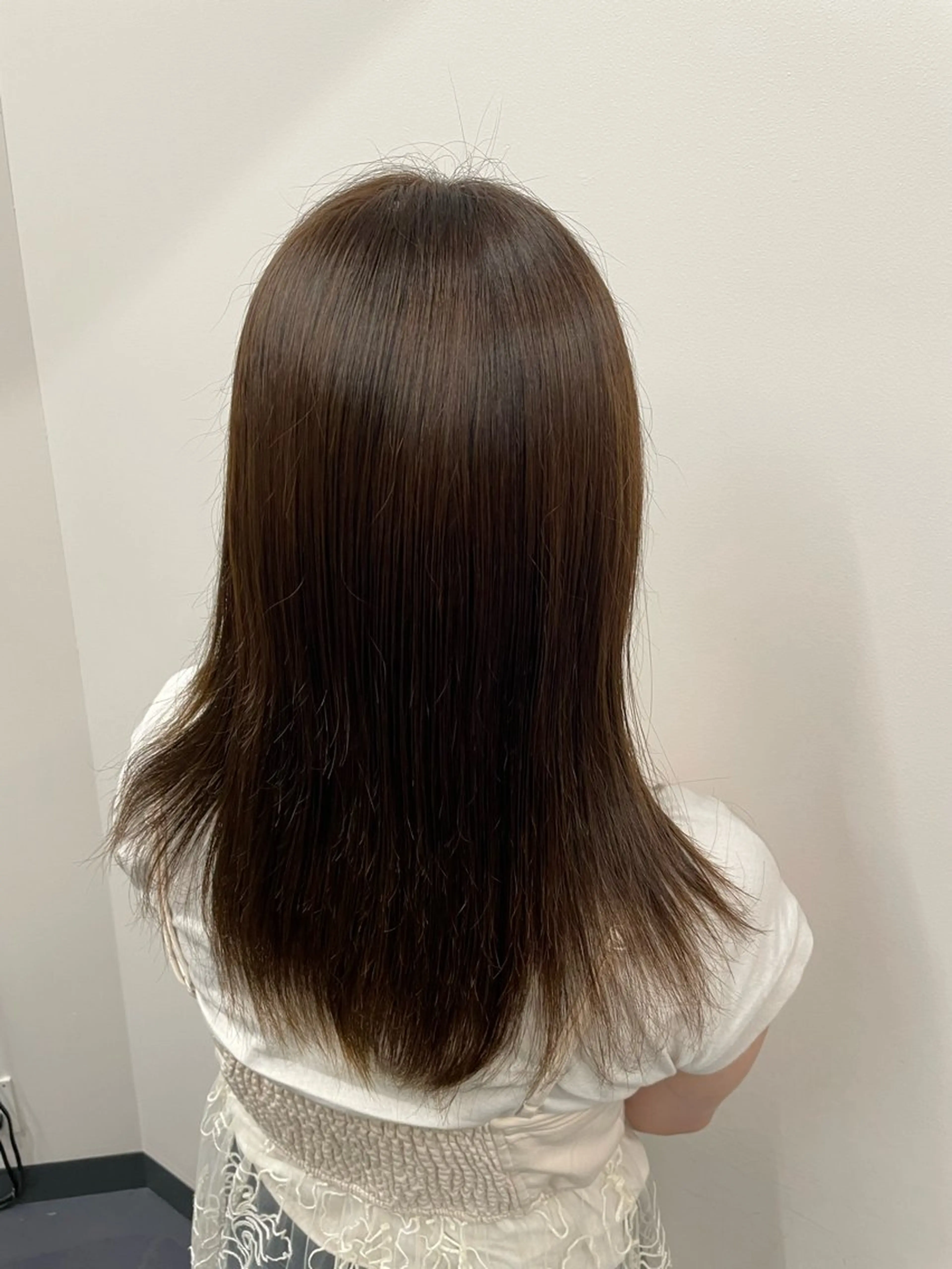 セミロング カラー ブラウンカラー オリーブブラウン 艶カラー／ Mana🌳のヘアスタイル