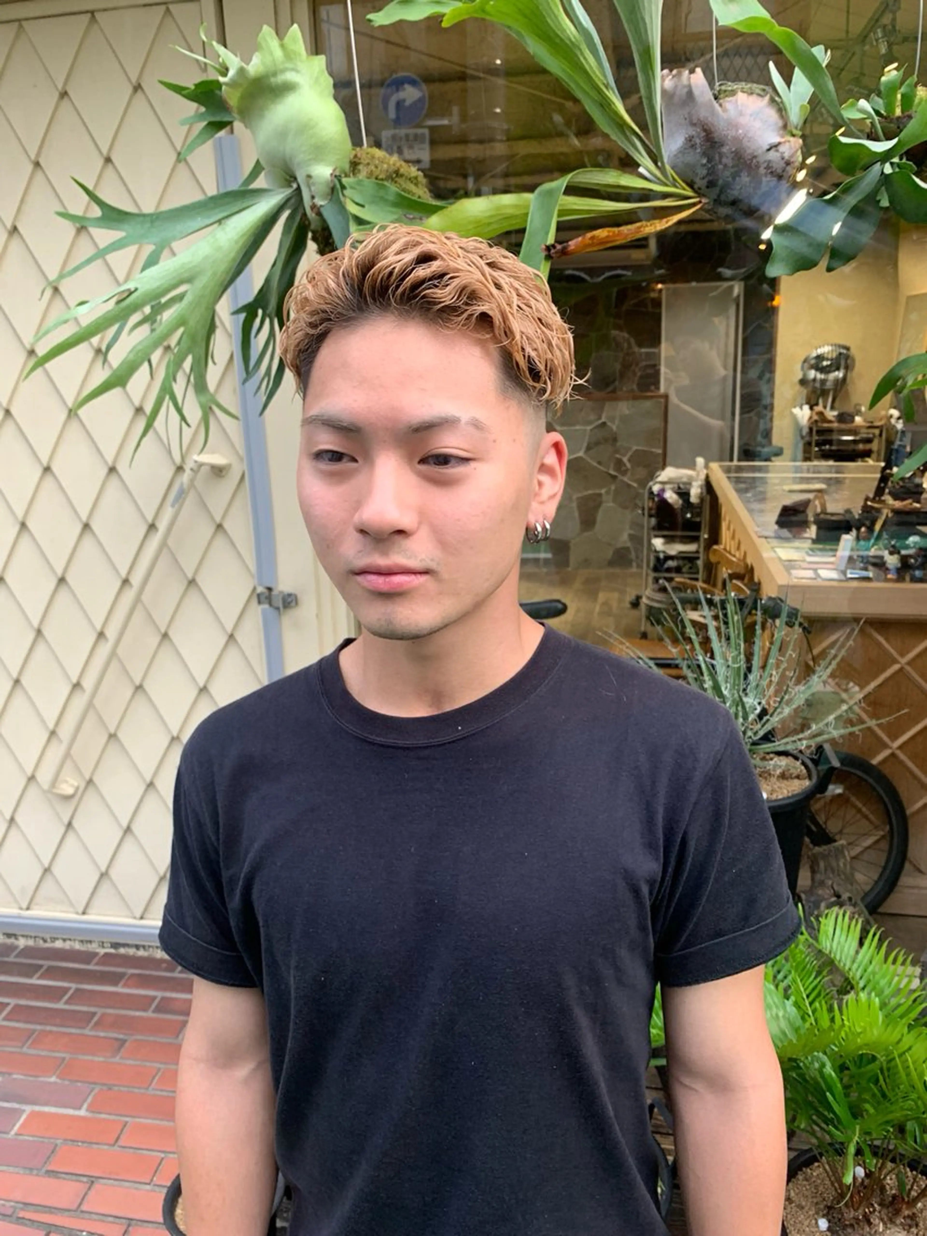 ショート パーマ メンズ メンズブリーチ メンズパーマ GOODYBASE所属・メンズ専門✨ ✂︎塚田敏幸✂︎のヘアスタイル