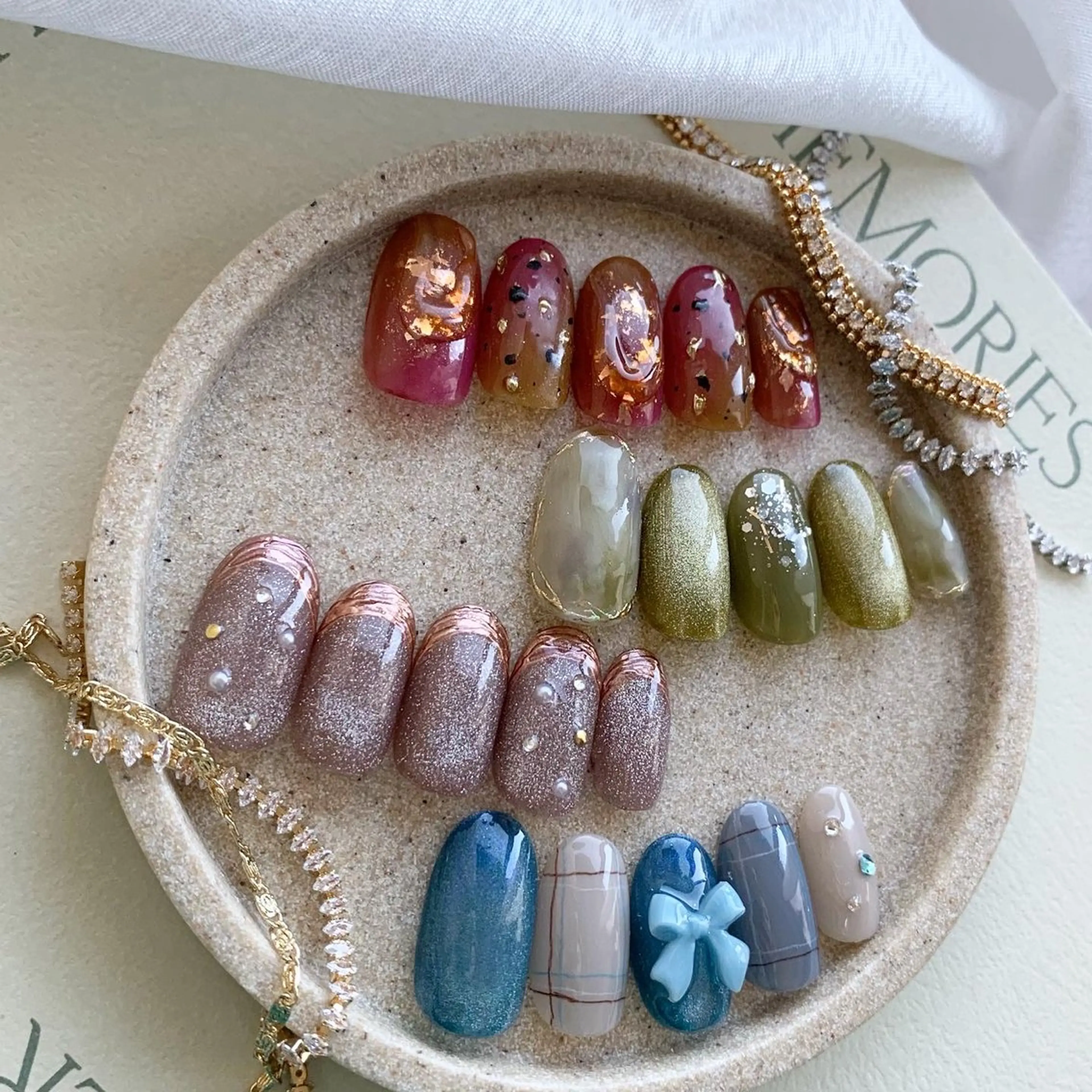 ネイル ジェルネイル パラジェル feliseey 〘フェリシー 〙のネイルデザイン