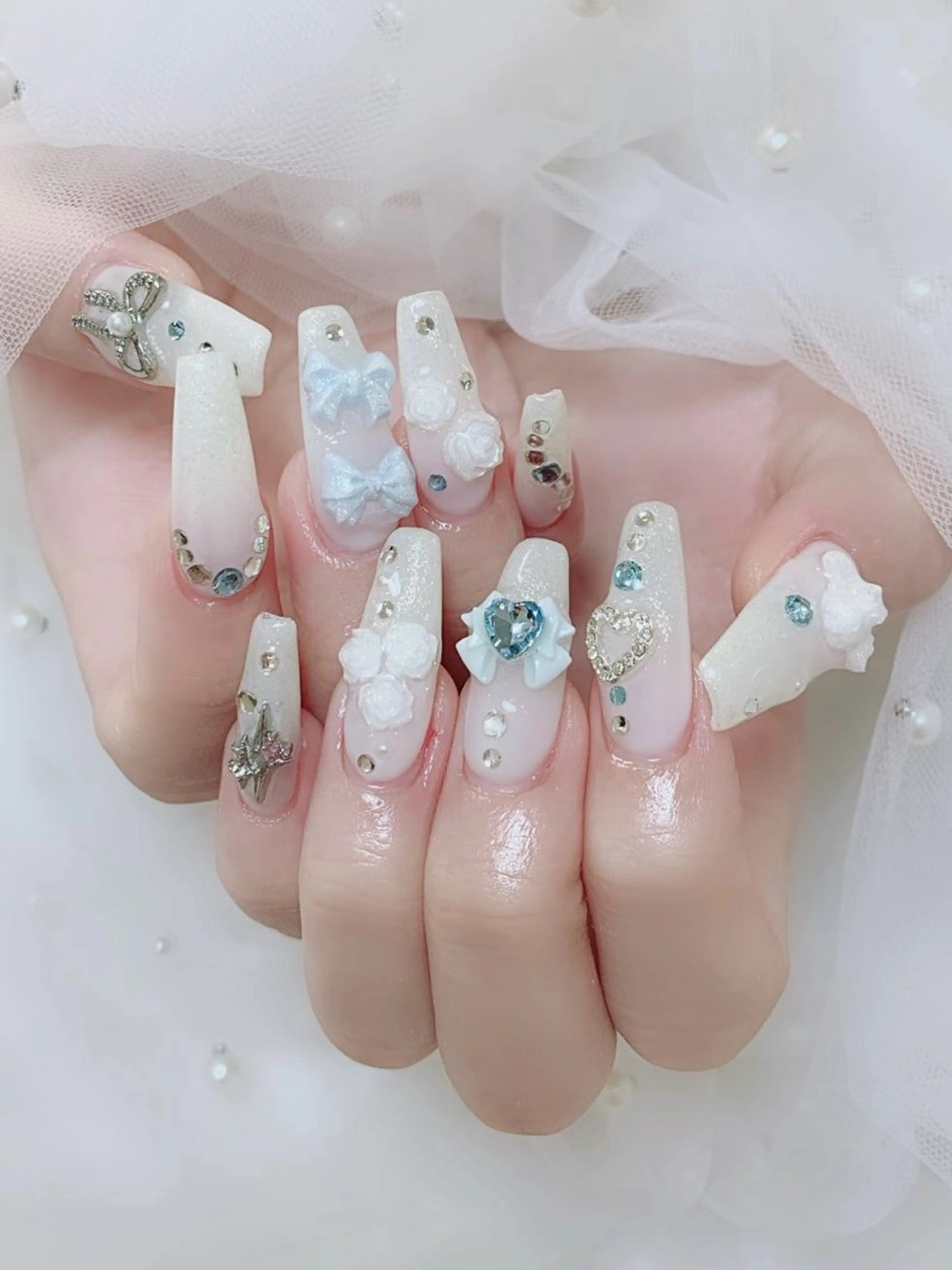 ネイル フレンチネイル ジェルネイル ハート 韓国ネイル マグネットネイル ハンドネイル ネイルサロン lotusのネイルデザイン