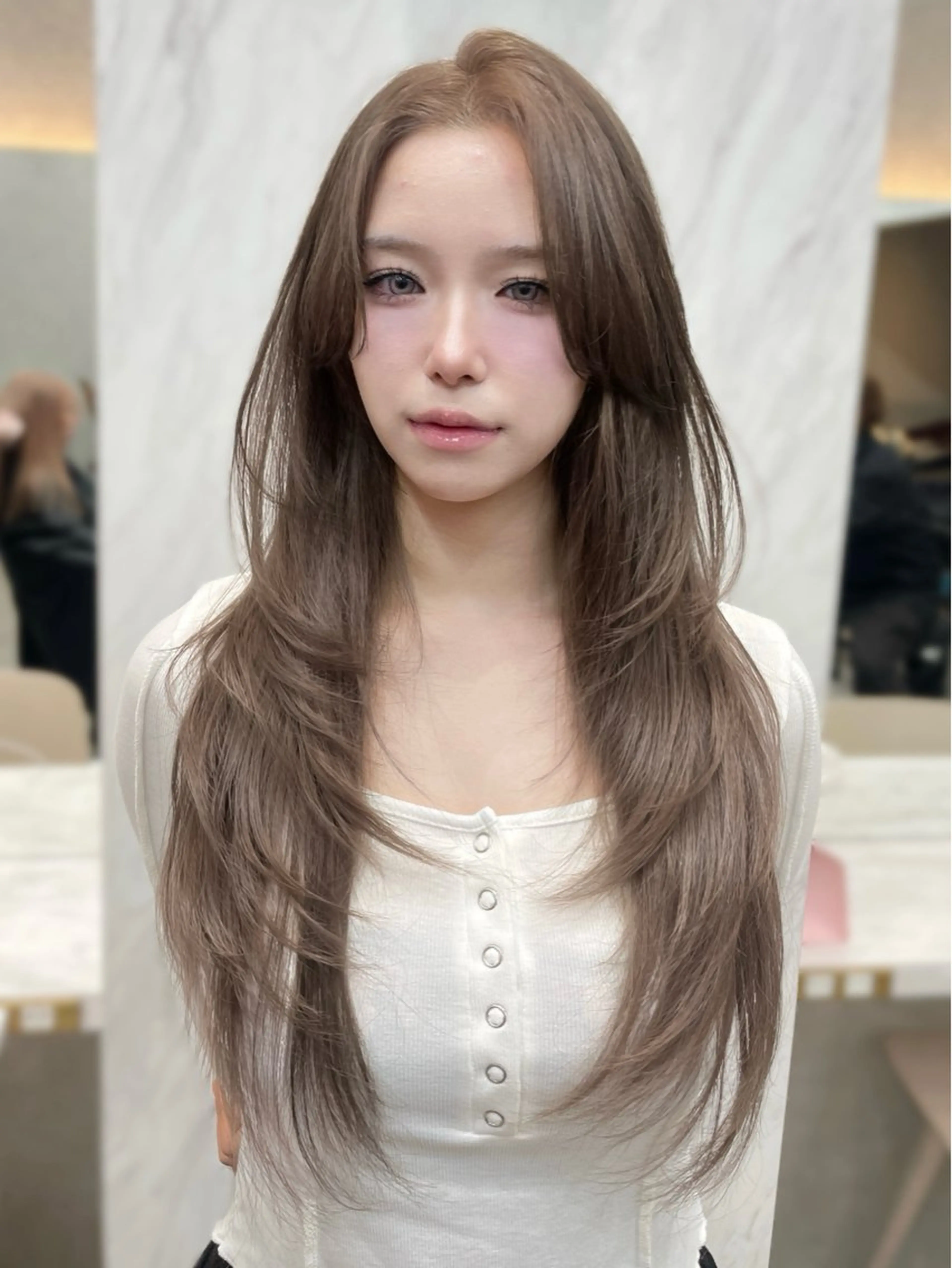 セミロング ヘアカラー MOE 福岡韓国ヘア✧︎のヘアスタイル