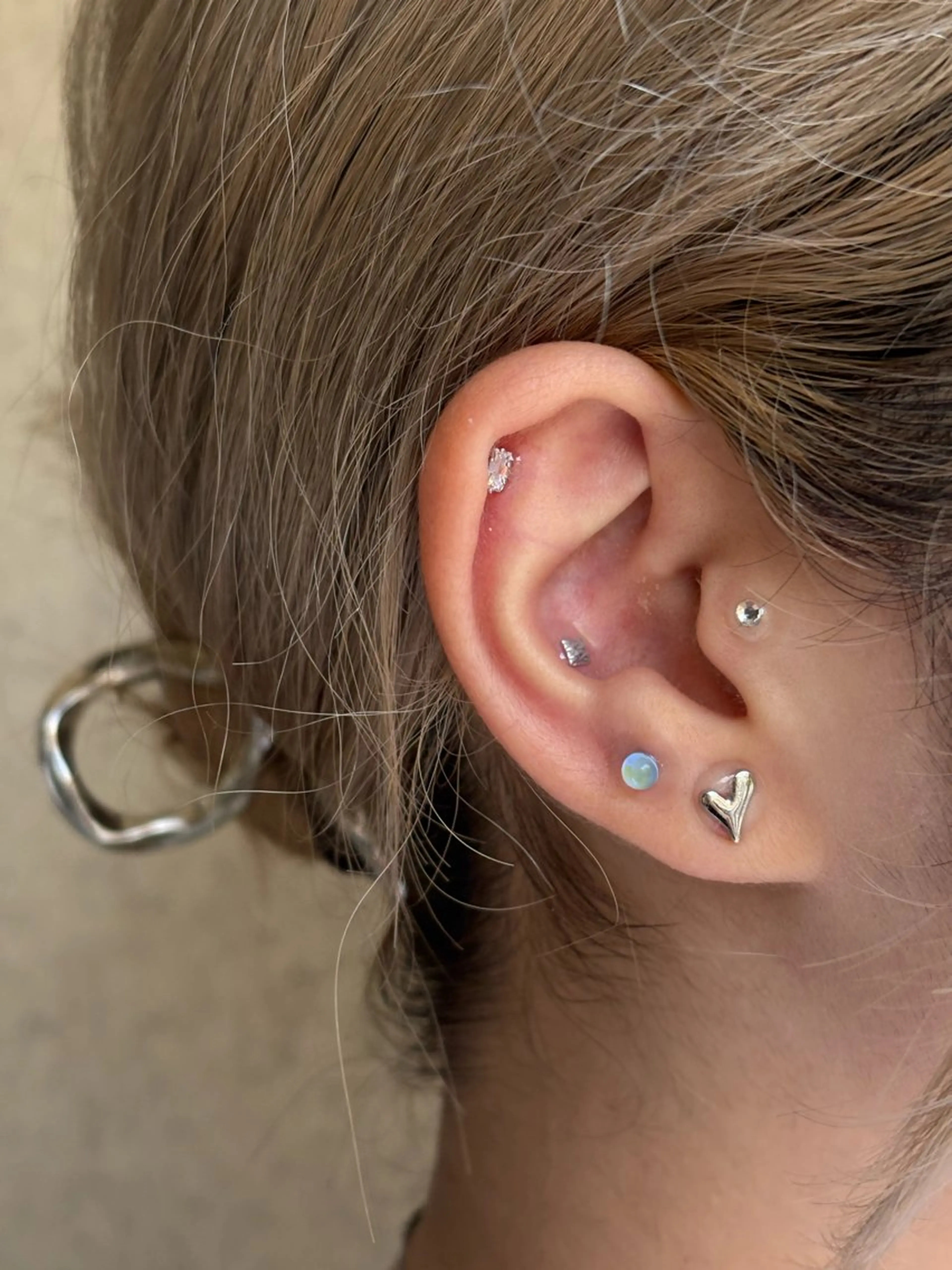 耳つぼジュエリー/スタンダードデザイン/両耳合わせて10個/耳マッサージ付きの写真
