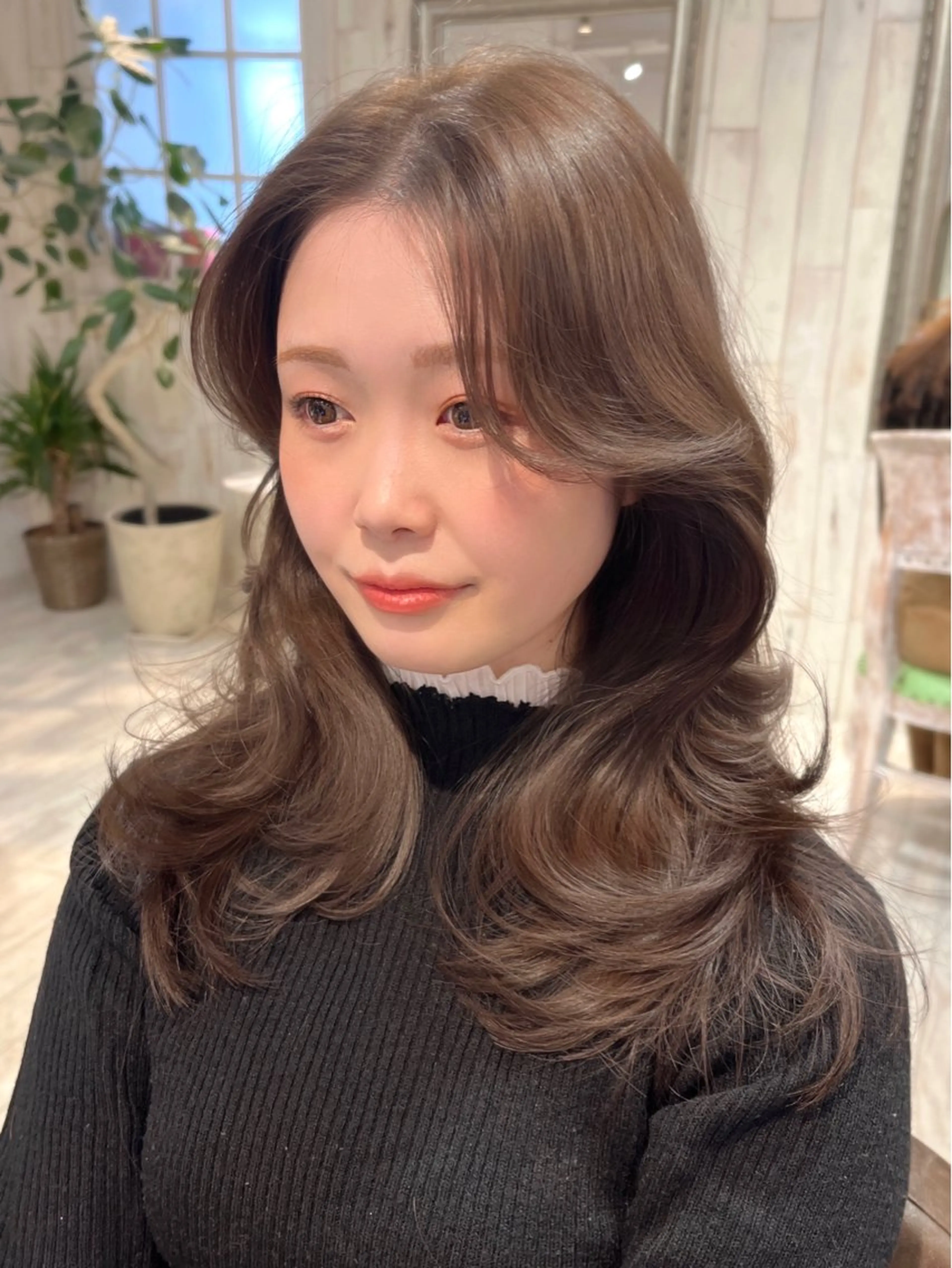 ロング ヨシンモリ カット ヘアカラー トリートメント レイヤーカット ✨️進藤ひかりのヘアスタイル