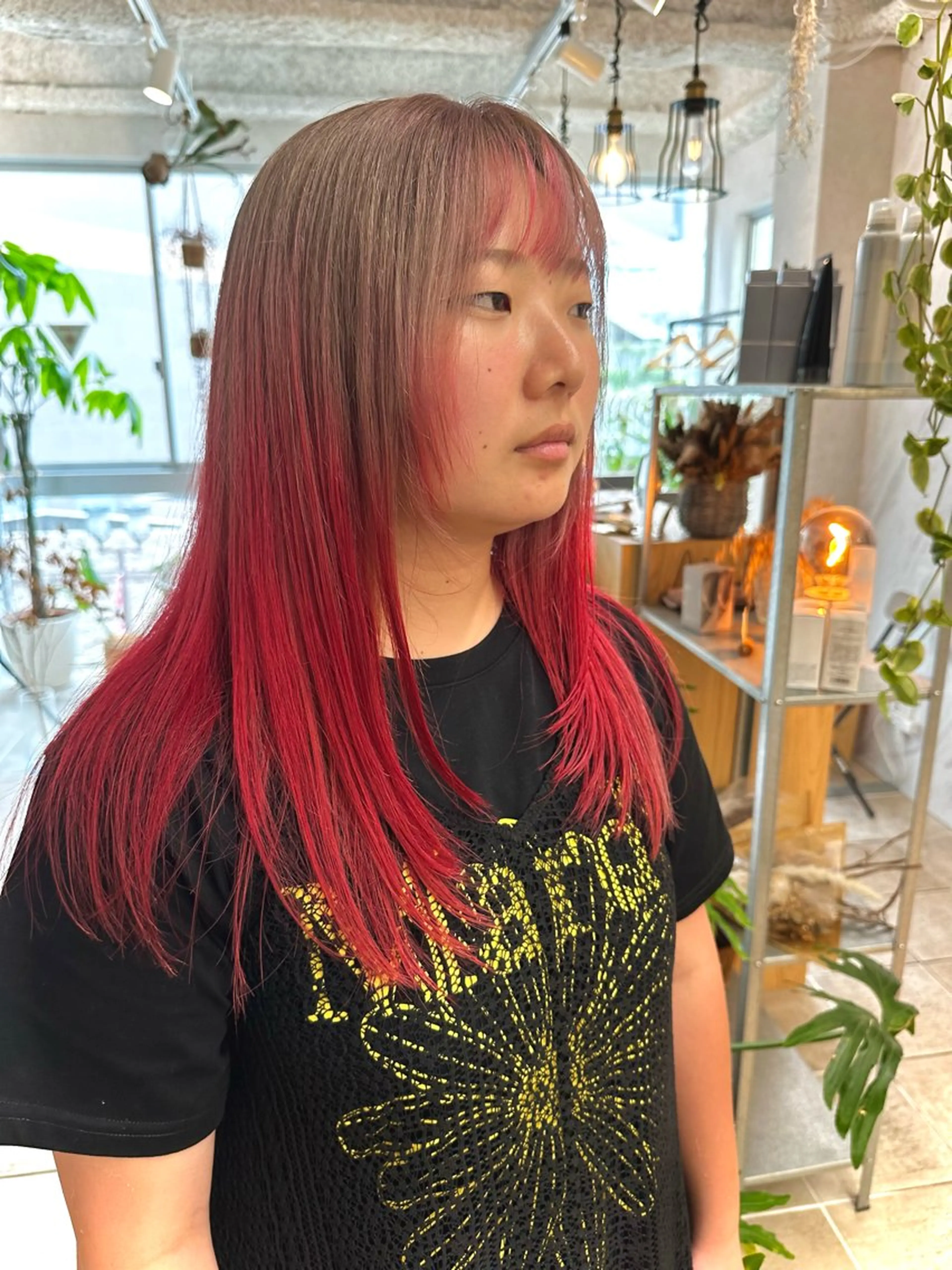 セミロング カラー ベージュカラー ピンクカラー ピンクベージュ レッドカラー カット ヘアカラー トリートメント broocH 清水 駿【デザインカラー】のヘアスタイル