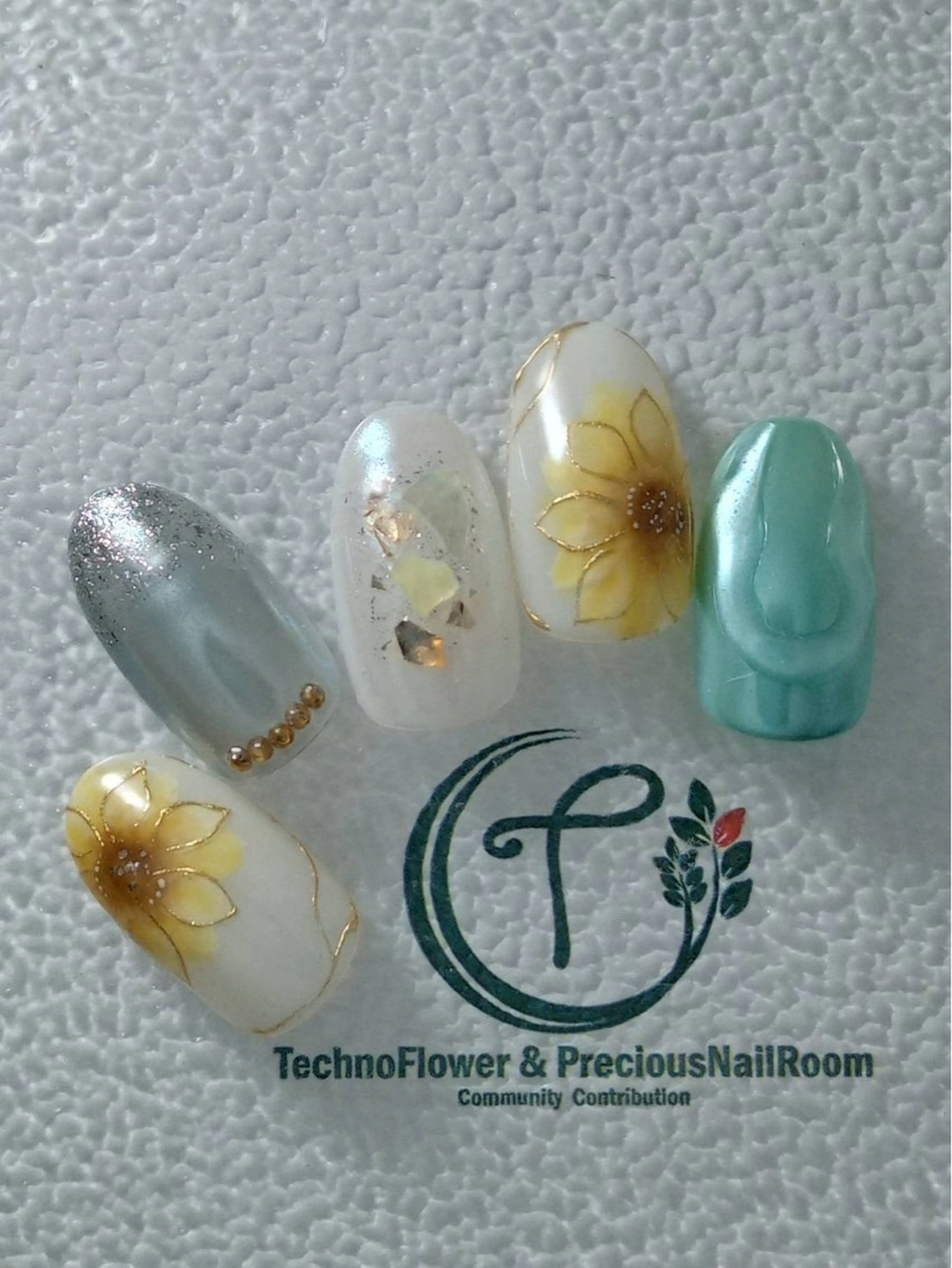 ネイル フラワーネイル ハンドネイル precious nail room所属・precious nail  roomのネイルデザイン