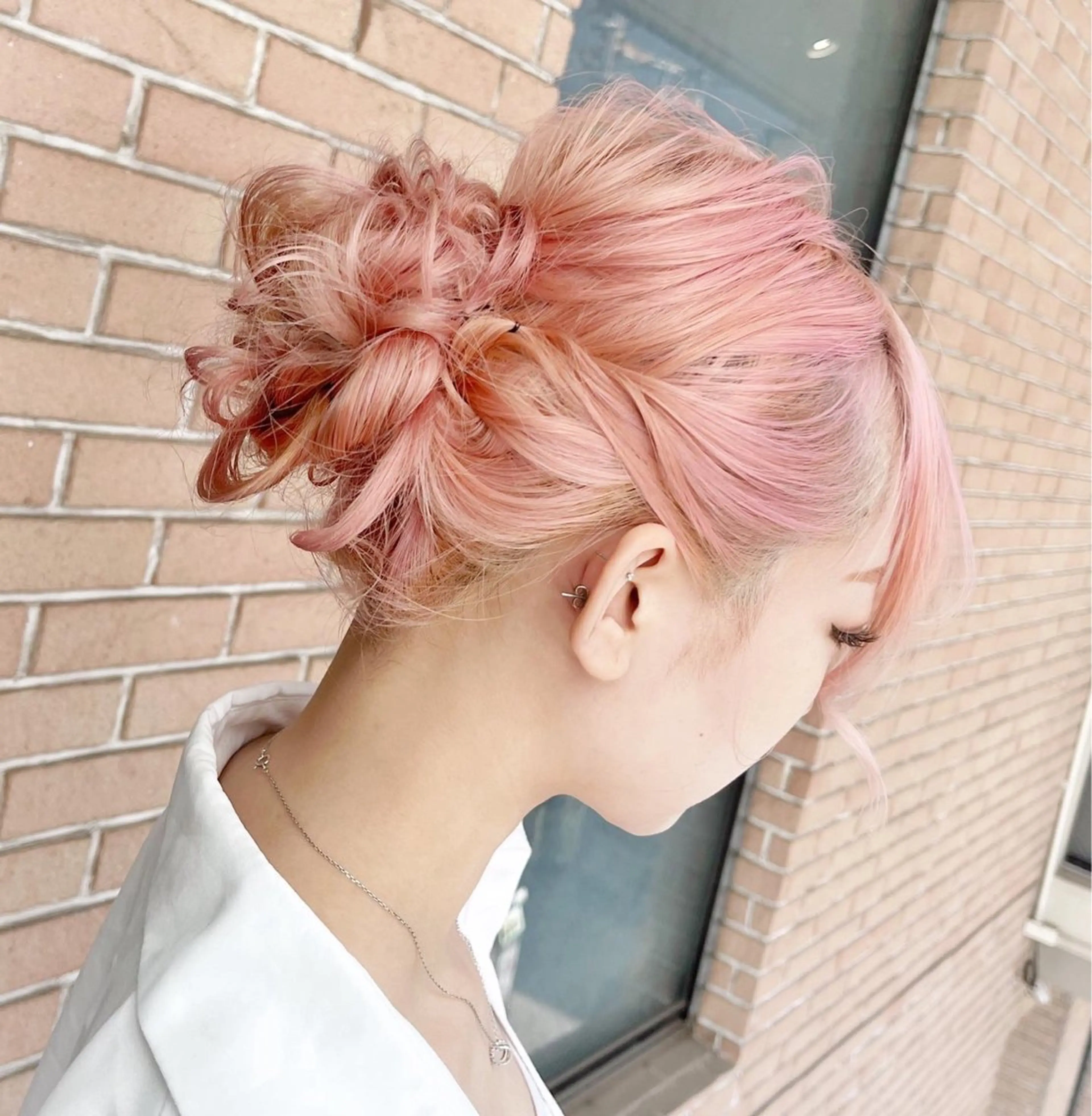 セミロング カラー ヘアアレンジ 浴衣 ヘアセット ピンクカラー🩷 ヘアセットＮＯ.1のヘアスタイル