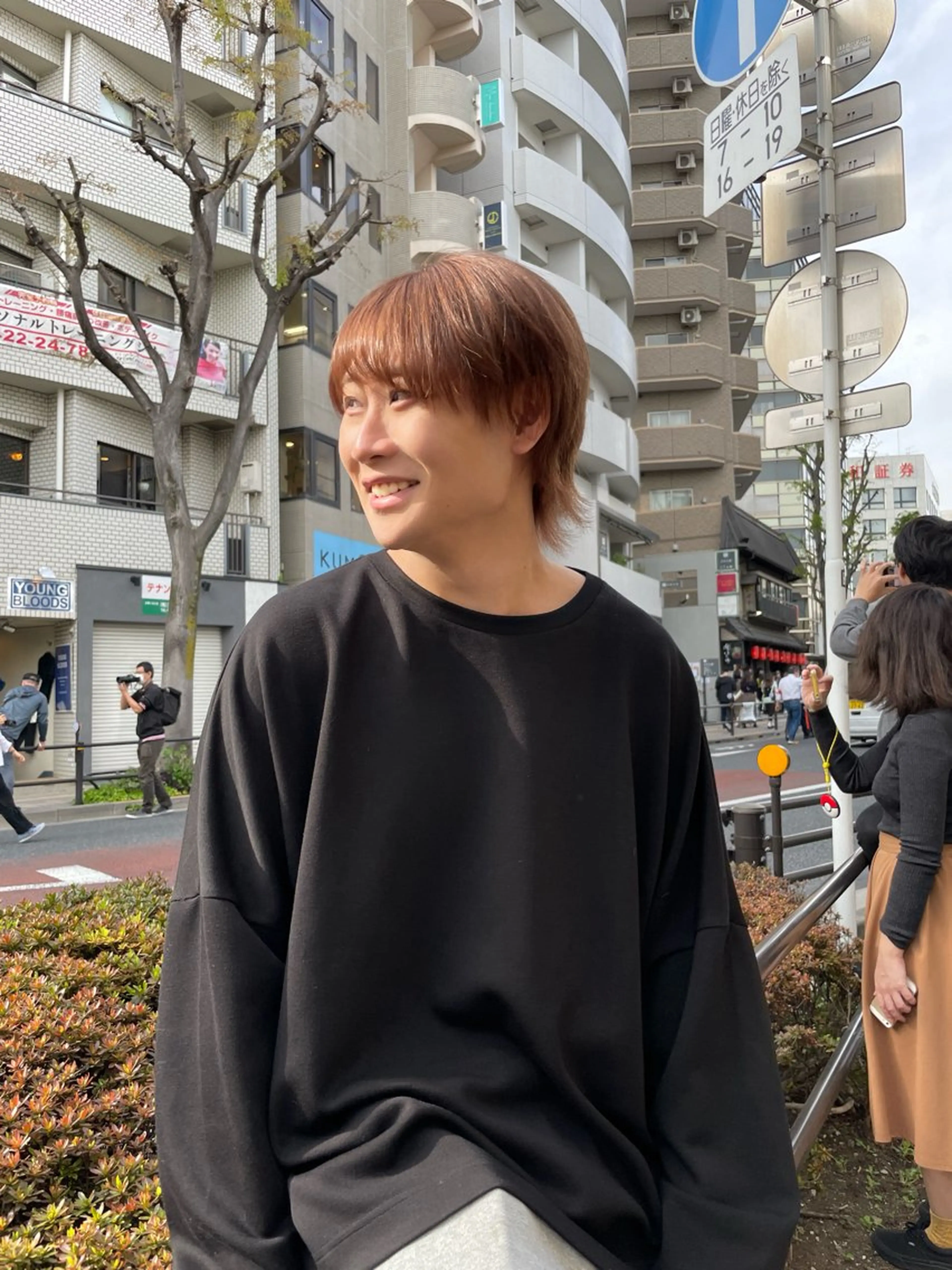 ミディアム カラー メンズ ウルフ/センタ- パート【ナナミ】のヘアスタイル