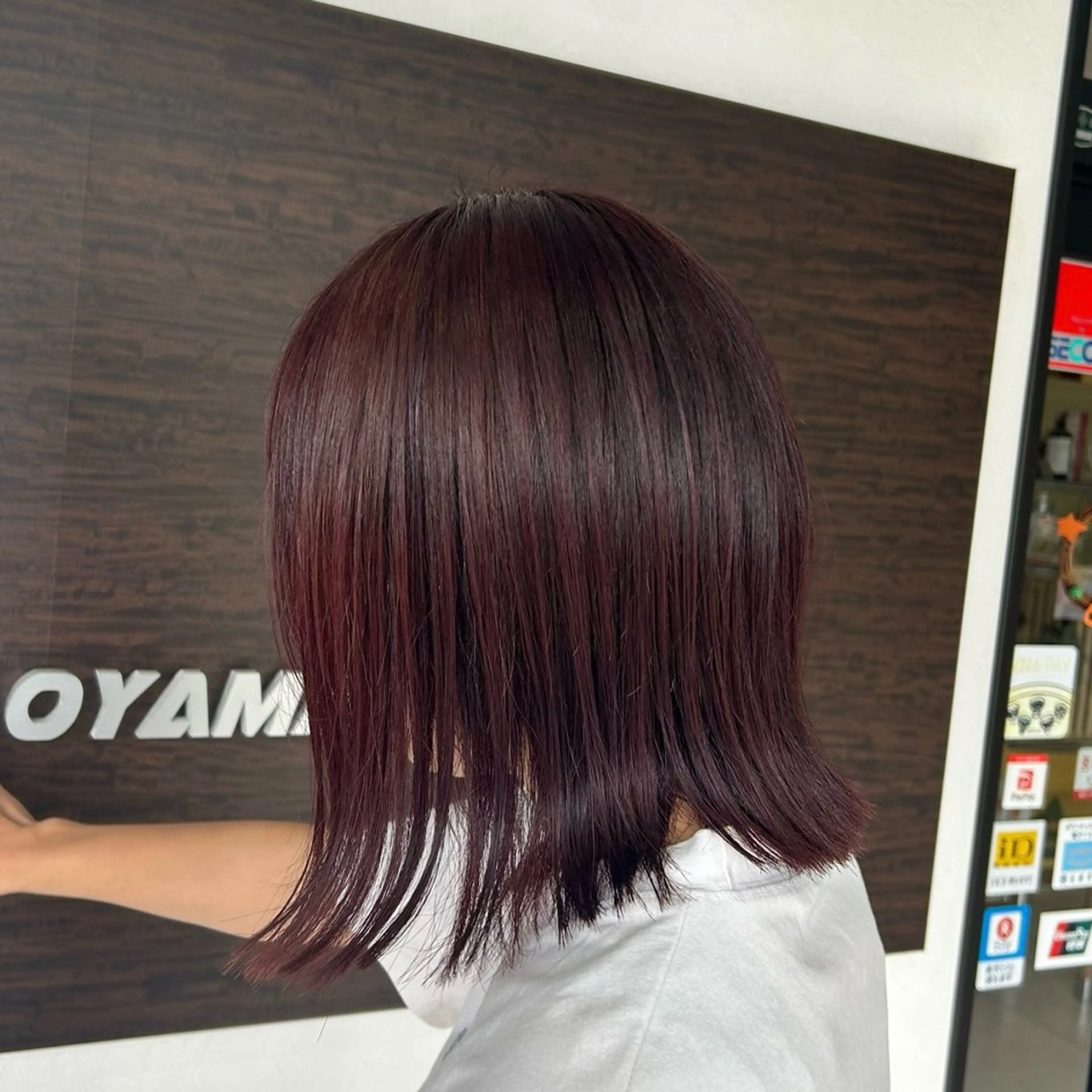 セミロング カラー ブリーチ ボルドーカラー ダブルカラー ブリーチなしカラー レッドカラー カット ヘアカラー カラー/メンズパーマ 岩角昂音のヘアスタイル