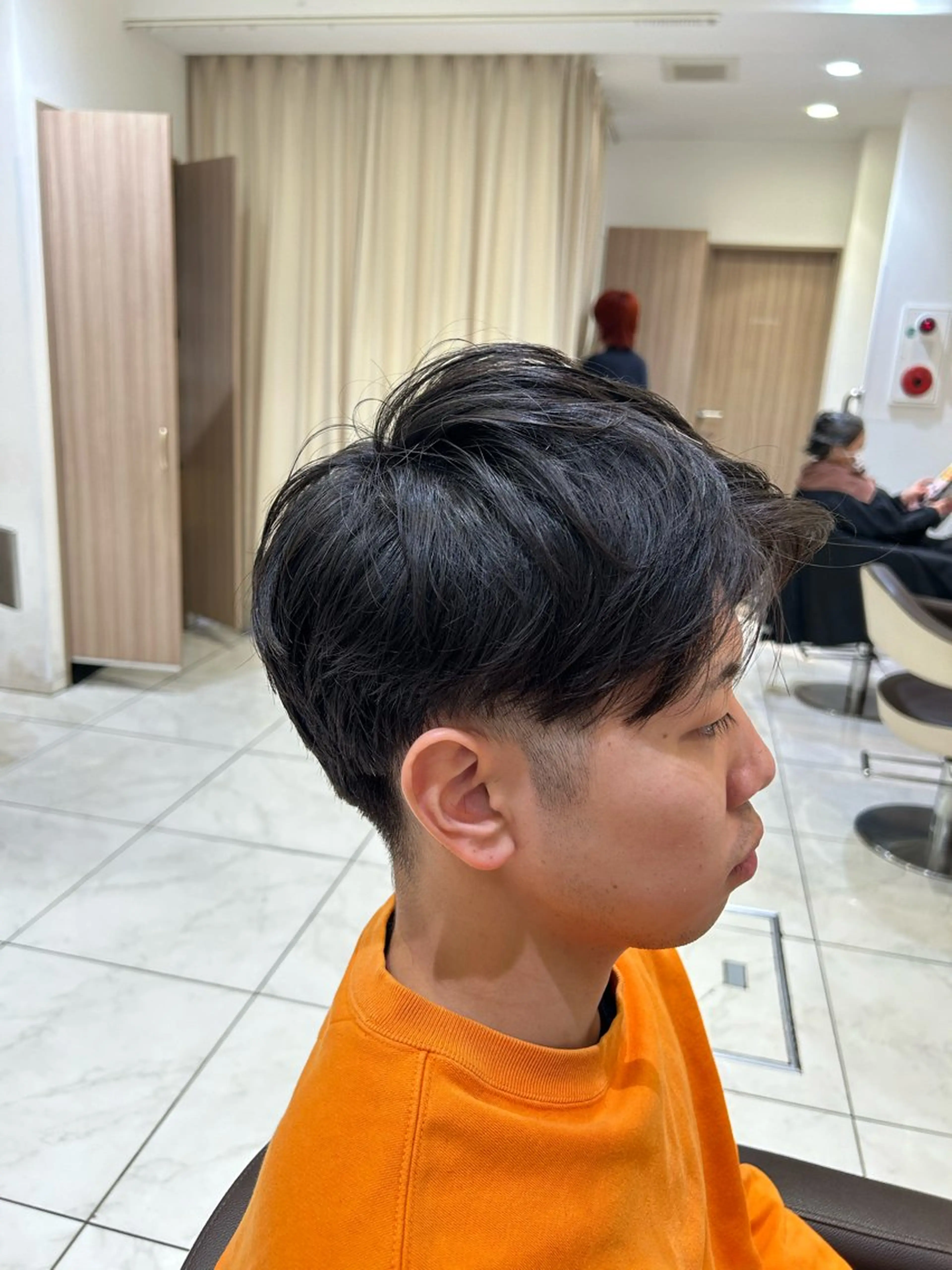 ショート メンズ ハイトーン/レイヤー 藤田健太郎のヘアスタイル