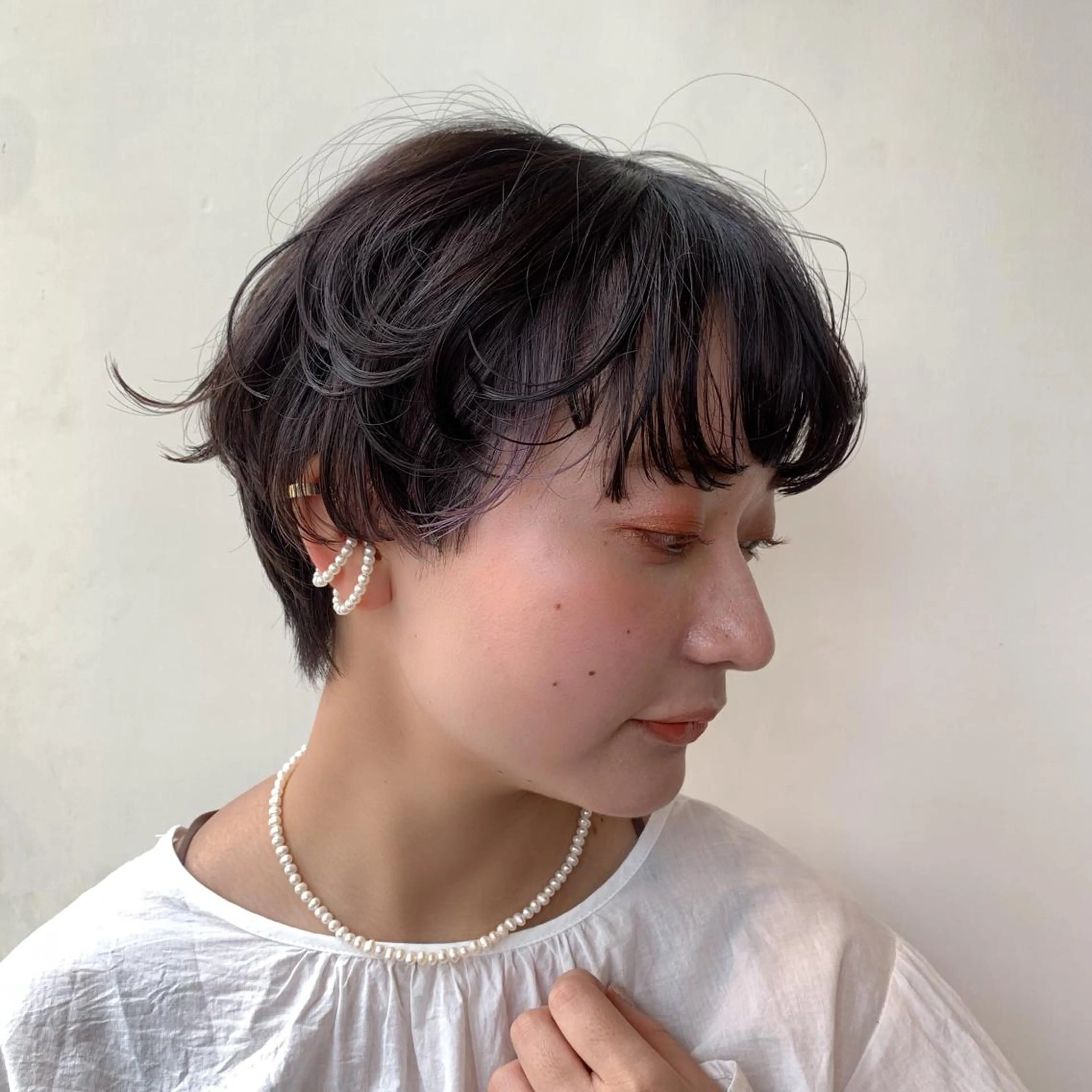 ショート カラー パーマ ヘアアレンジ 黒髪 インナーカラー ショートヘア 顔周りカット/アレン ジ/カラー小野寺紗良のヘアスタイル