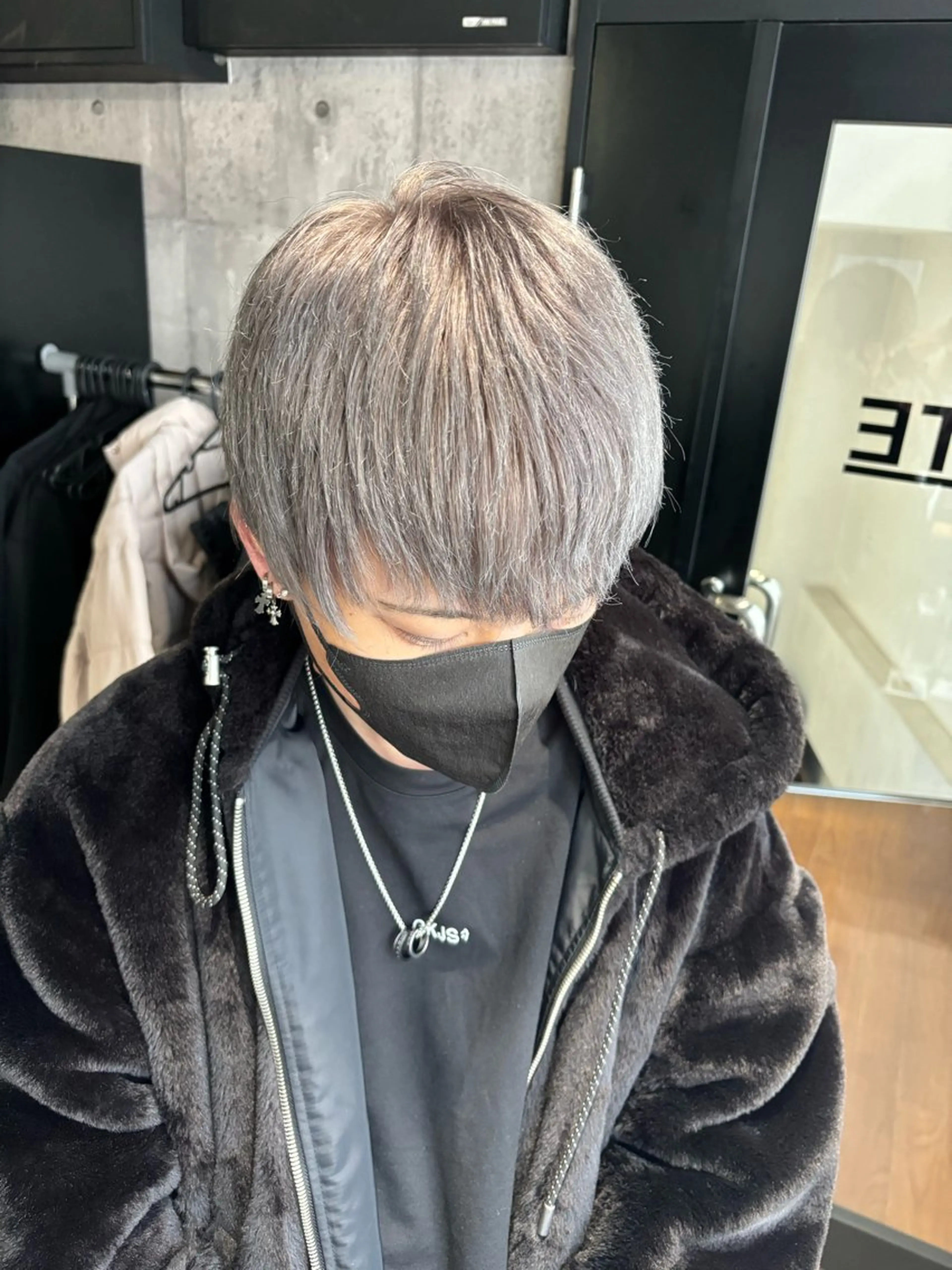 カラー メンズ シルバー カット ヘアカラー トリートメント _white【京橋店】所属・_WHITE / KENTOのヘアスタイル