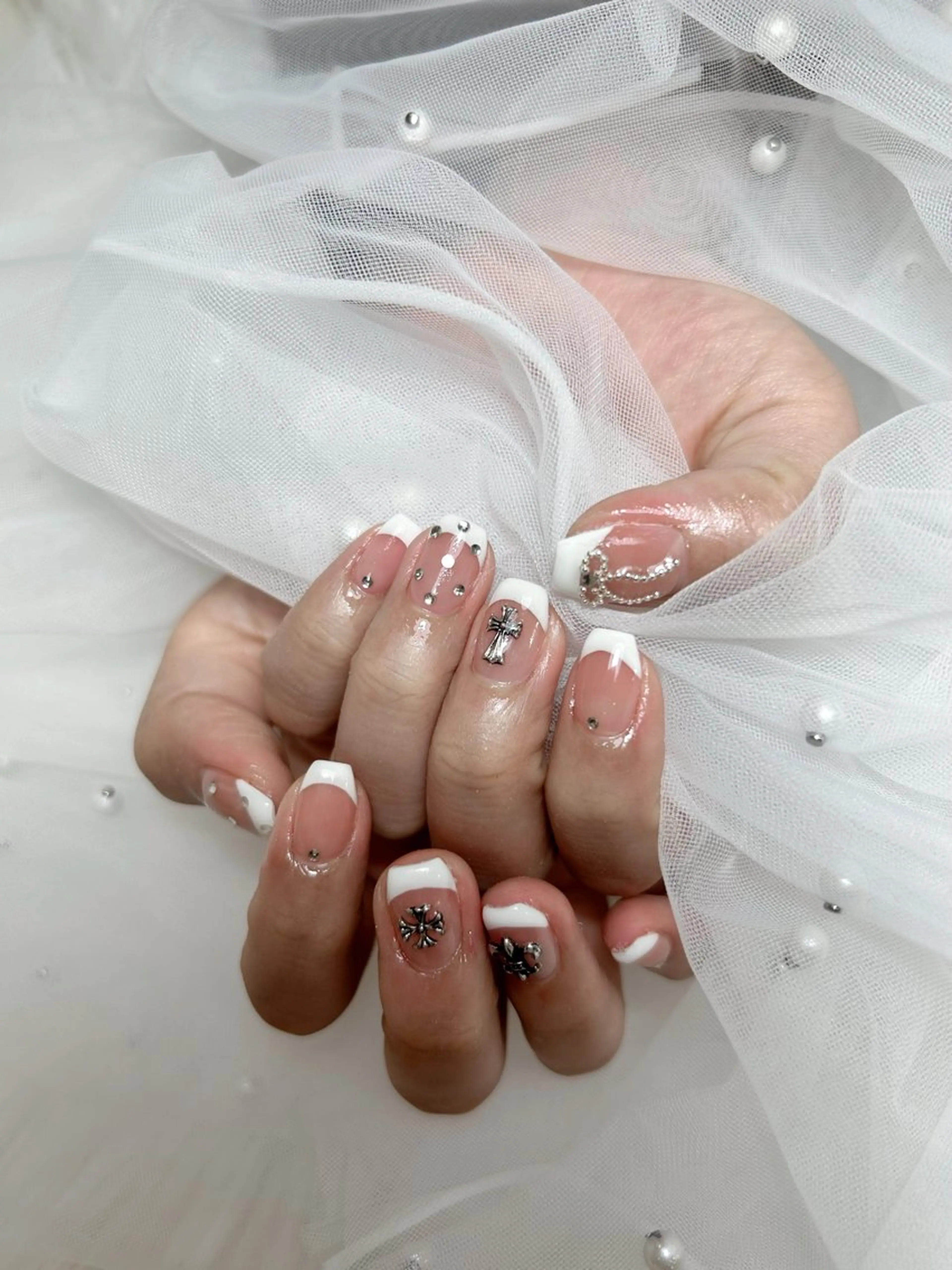 ネイル アートネイル 桜ネイル フレンチネイル ガラスフレンチ グラデーション ミナ🌈 Laule'aのネイルデザイン