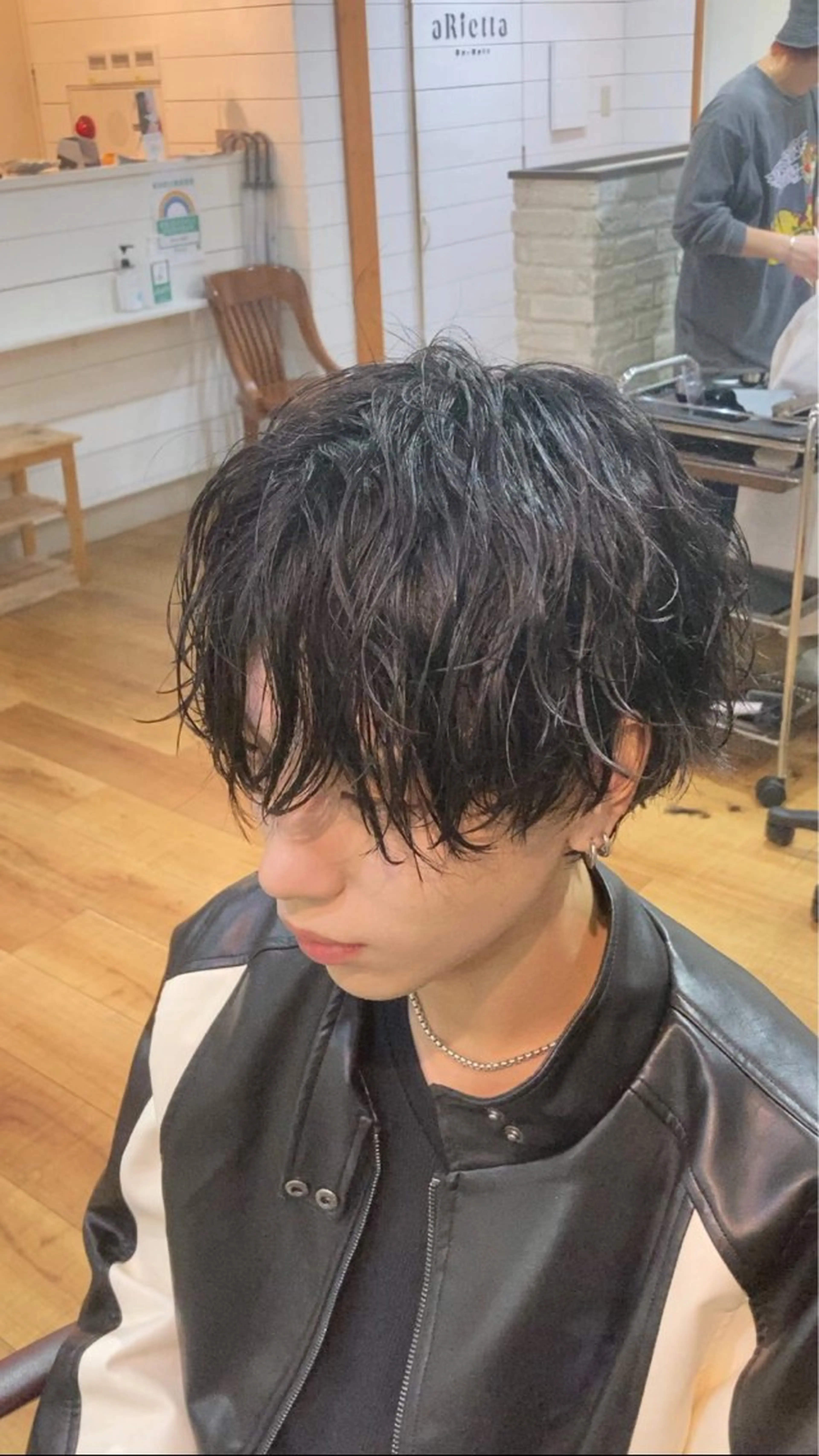ミディアム パーマ メンズ ミディアムパーマ メンズパーマ 波巻きパーマ 大滝 宜史のヘアスタイル